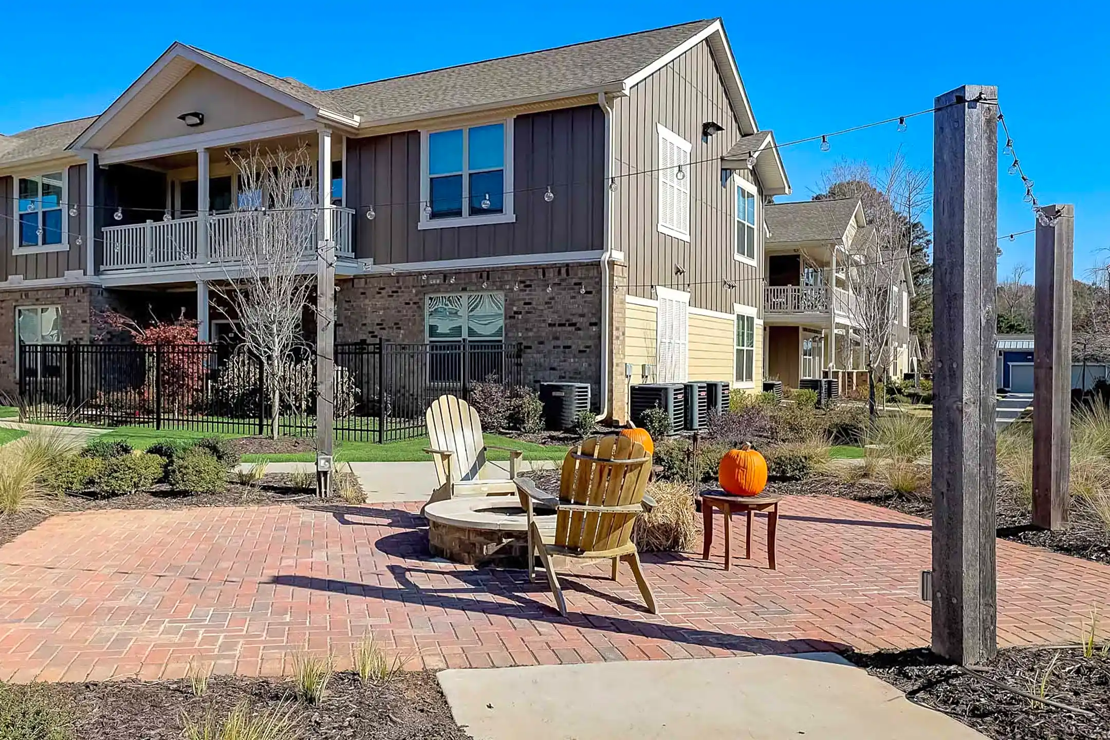 Springs at Newnan 2019 Newnan Crossing Bypass Newnan, GA Apartments