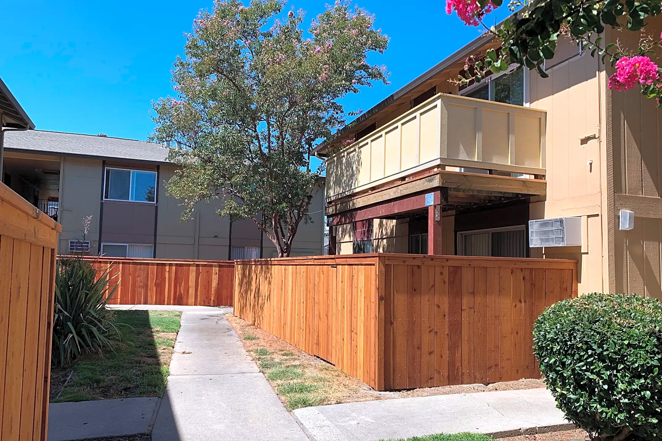 Driftwood Apartments 950 W Grant Line Rd Tracy, CA Apartments for