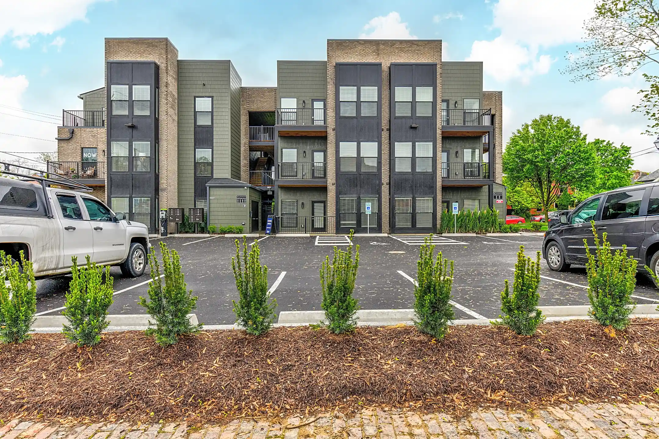 The Jacqueline Apartments 1305 Oak St Columbus, OH Apartments for