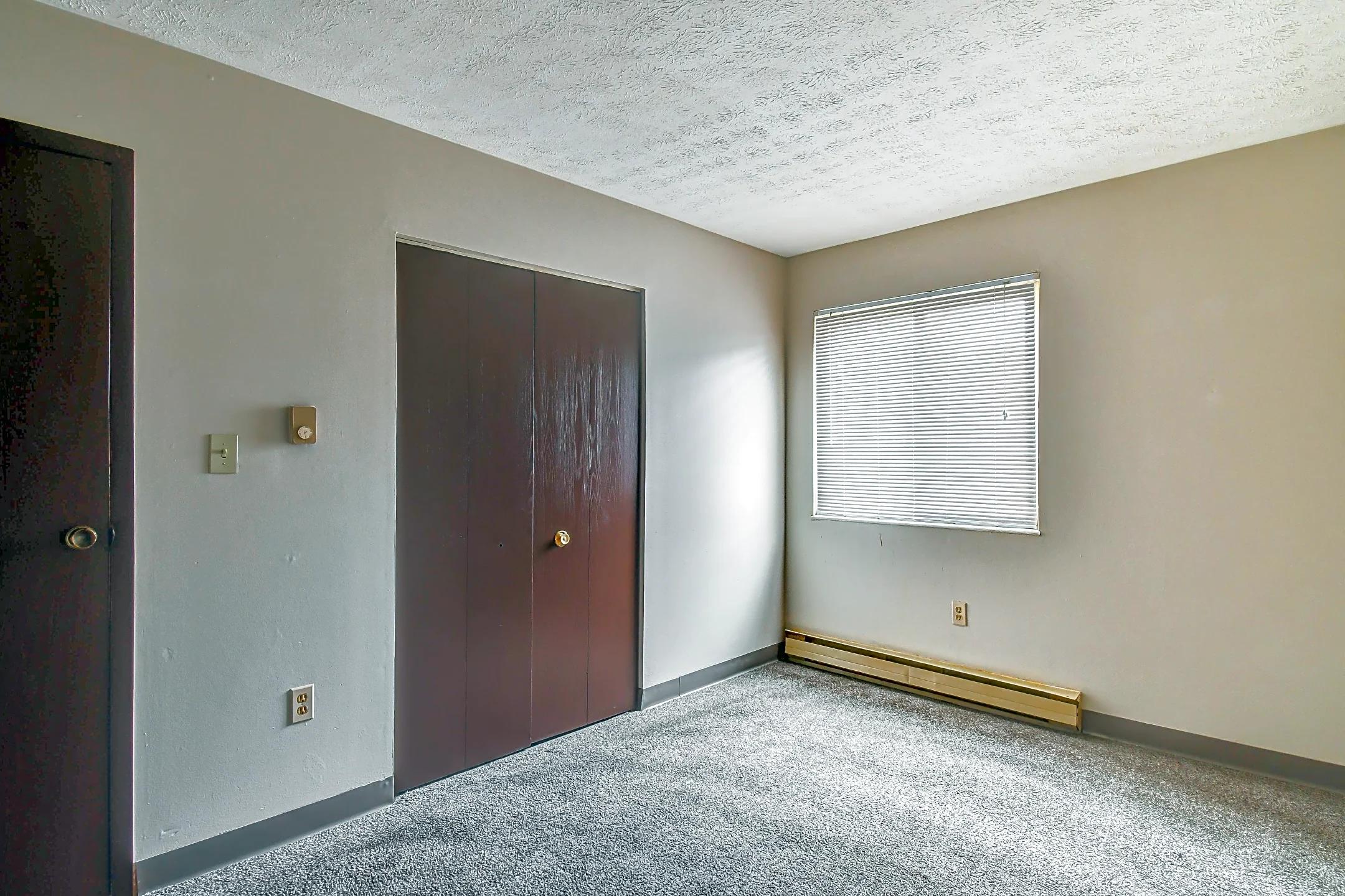 Bedroom - Knollwood Commons - Union City, OH