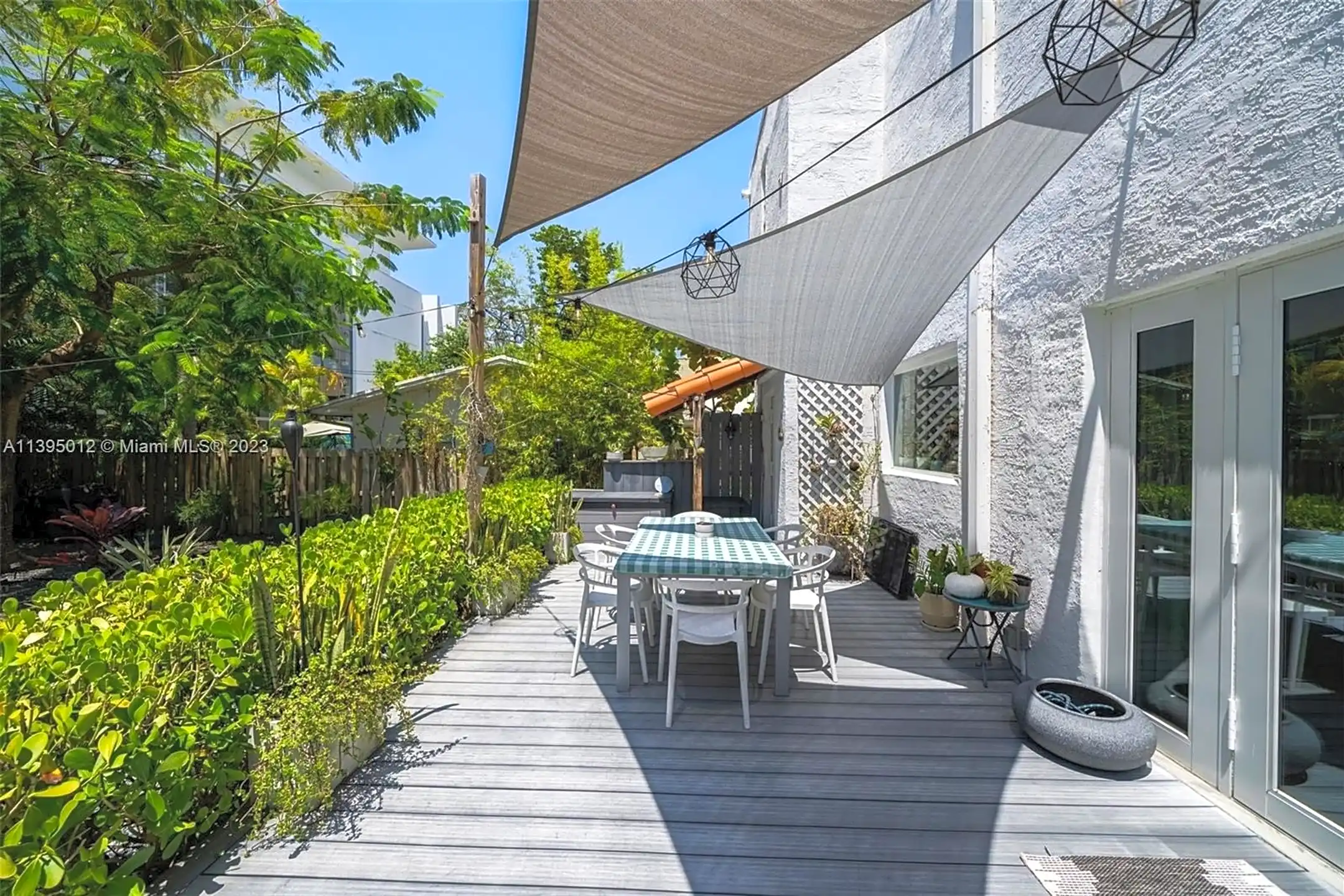 Patio / Deck - 36 NE 42nd St - Miami, FL