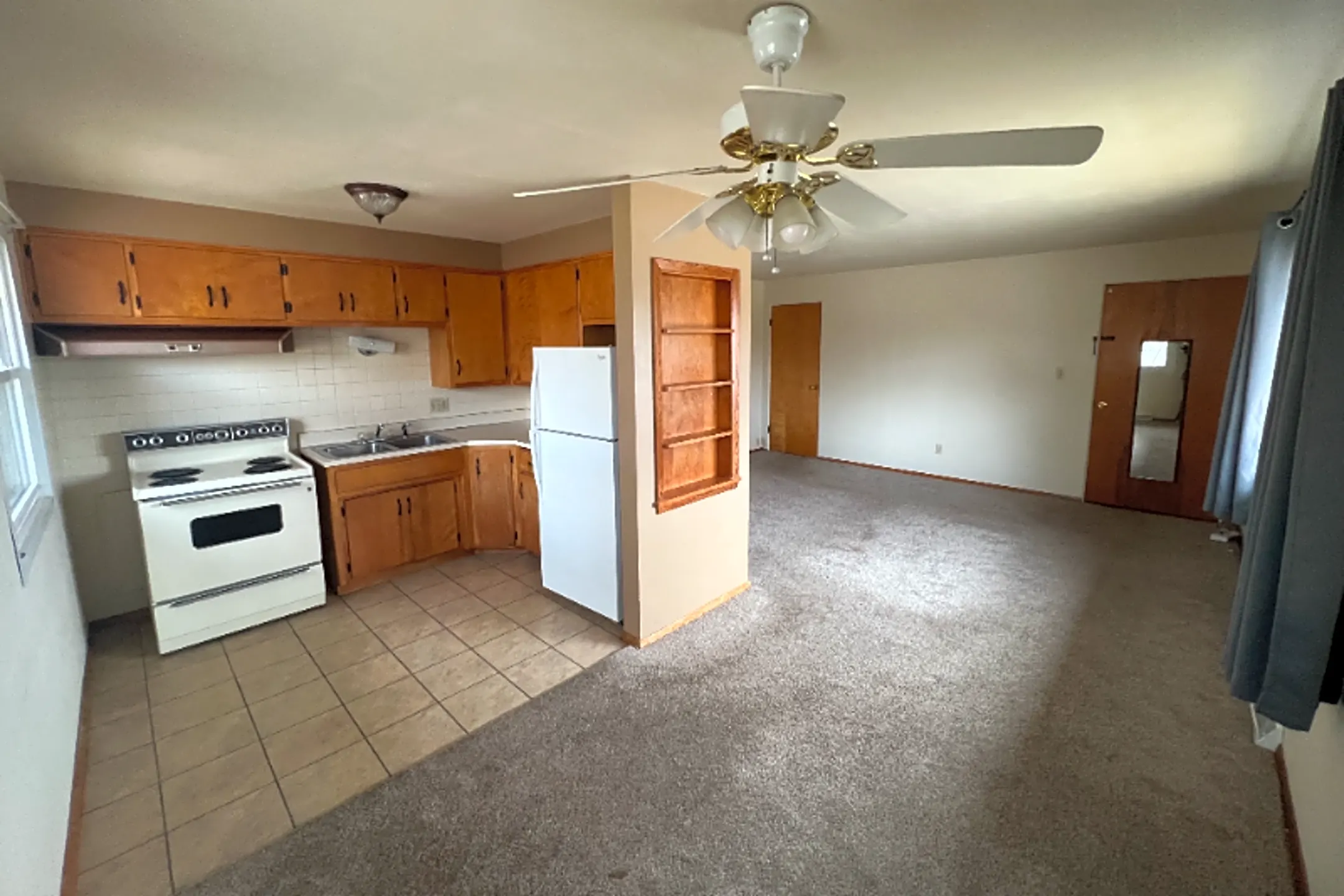 1359 W 4th St Apartments Kimberly, WI 54136