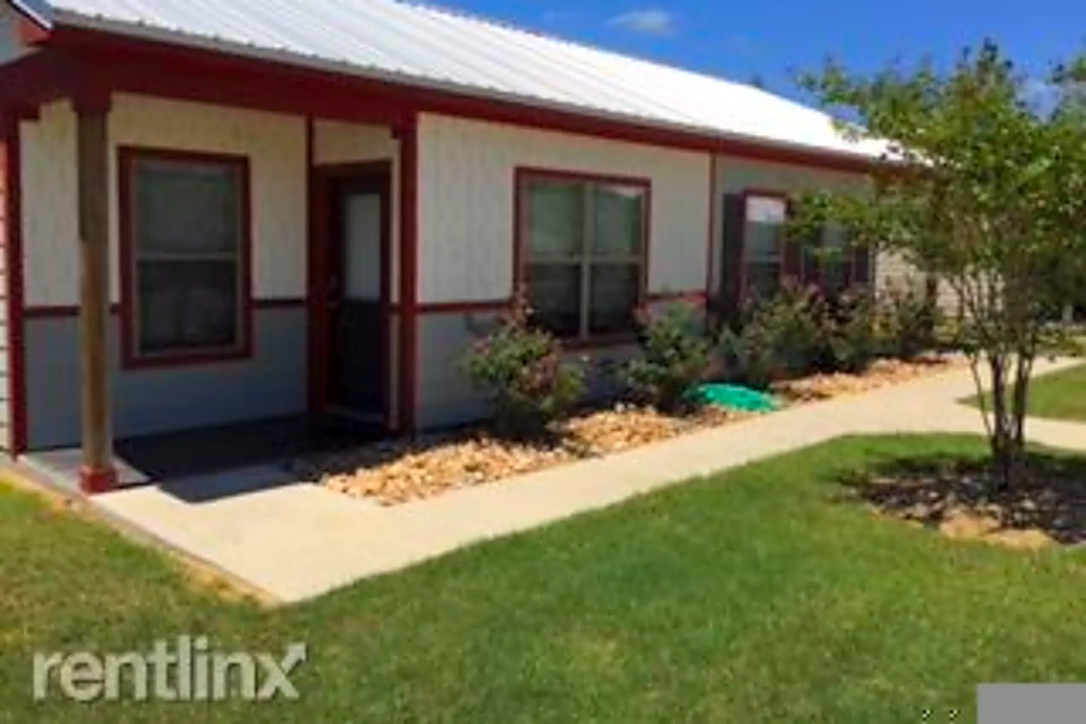 785 E Independence St 785 E Independence St unit 2 Giddings, TX