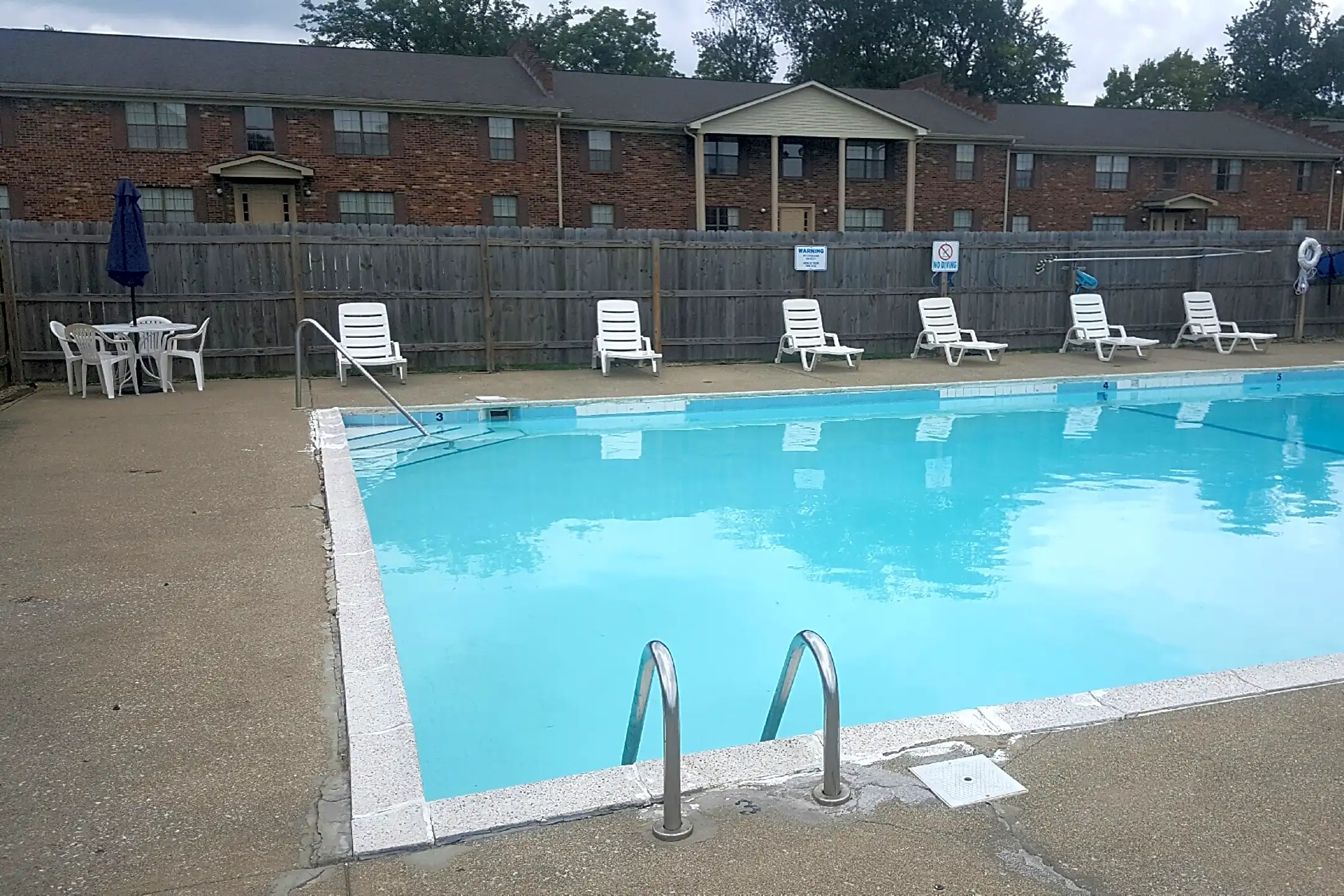 Pool - Lighthouse Square Apartments - Lexington, KY