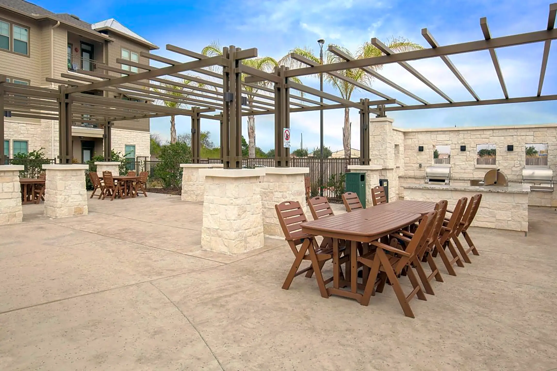 Catalon Apartment Homes Houston, TX 77084