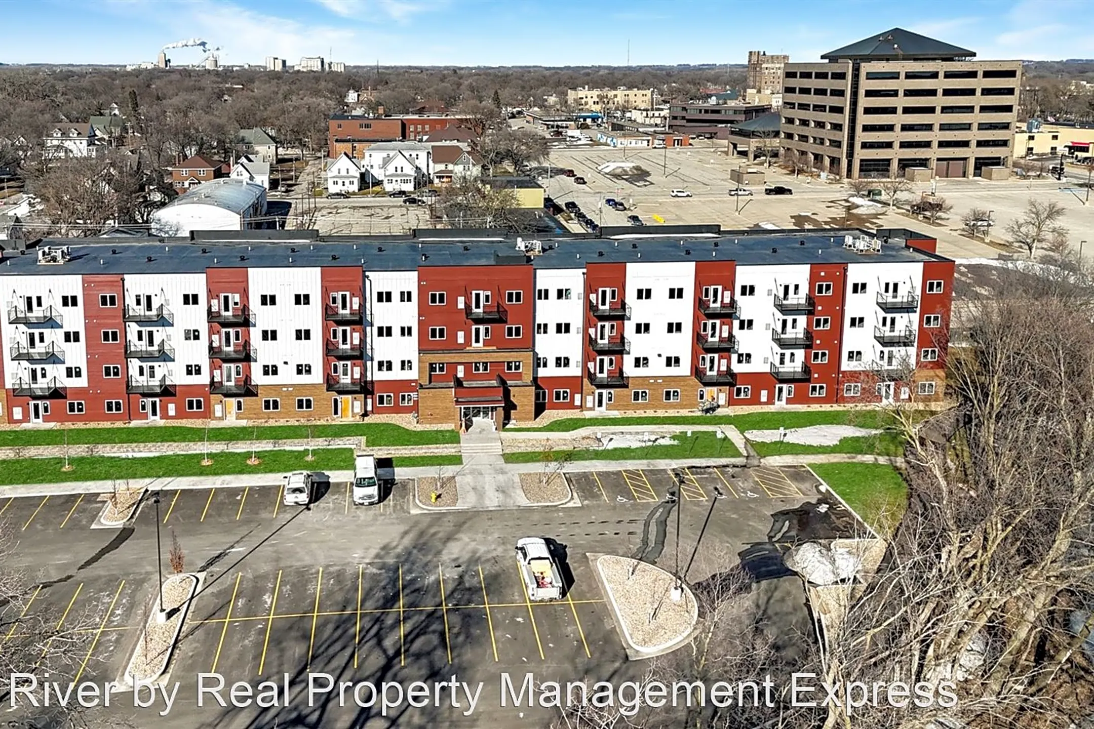 The River Apartments & Townhomes Apartments - Mason City, IA 50401