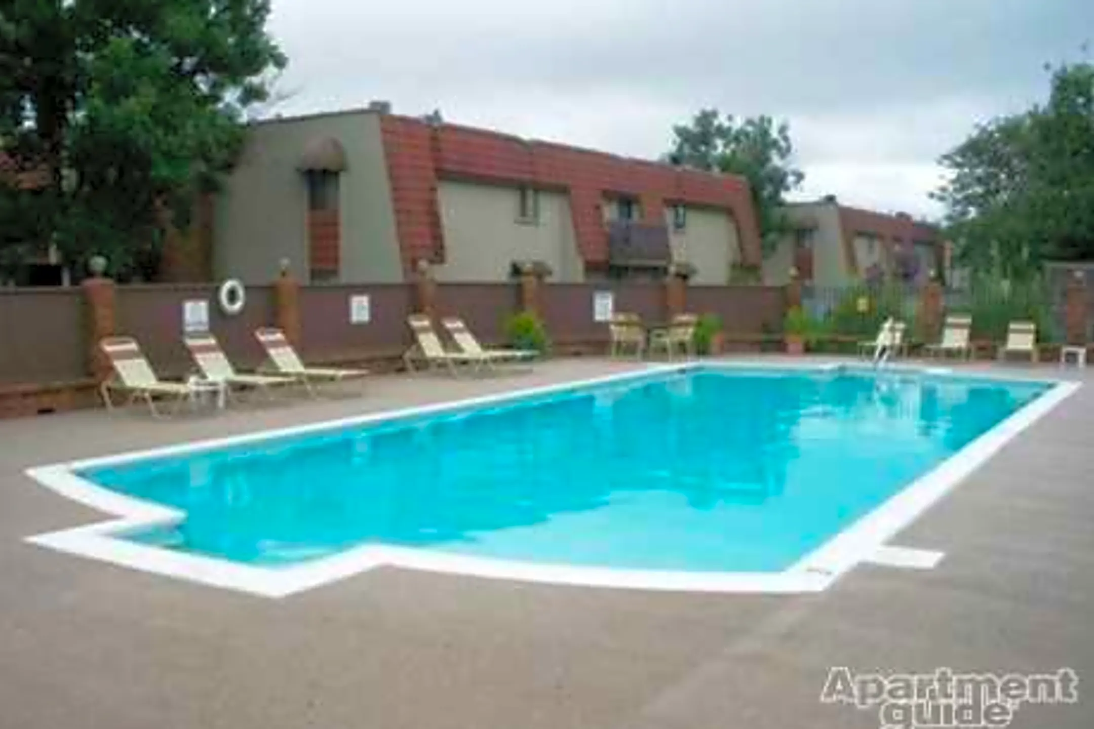 Pool - The Aragon Apartments - Wichita, KS