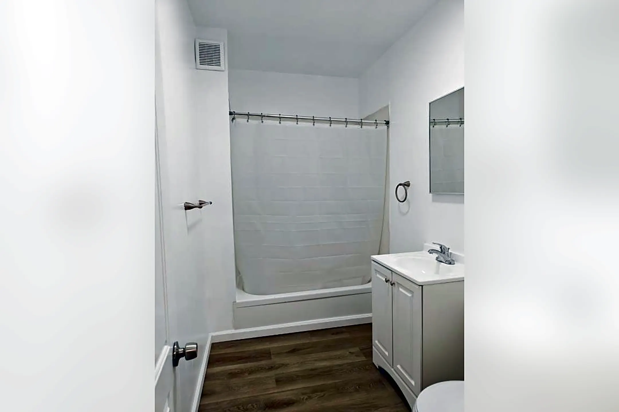 21 W Alexis Ave Apartments Ecorse, MI 48229