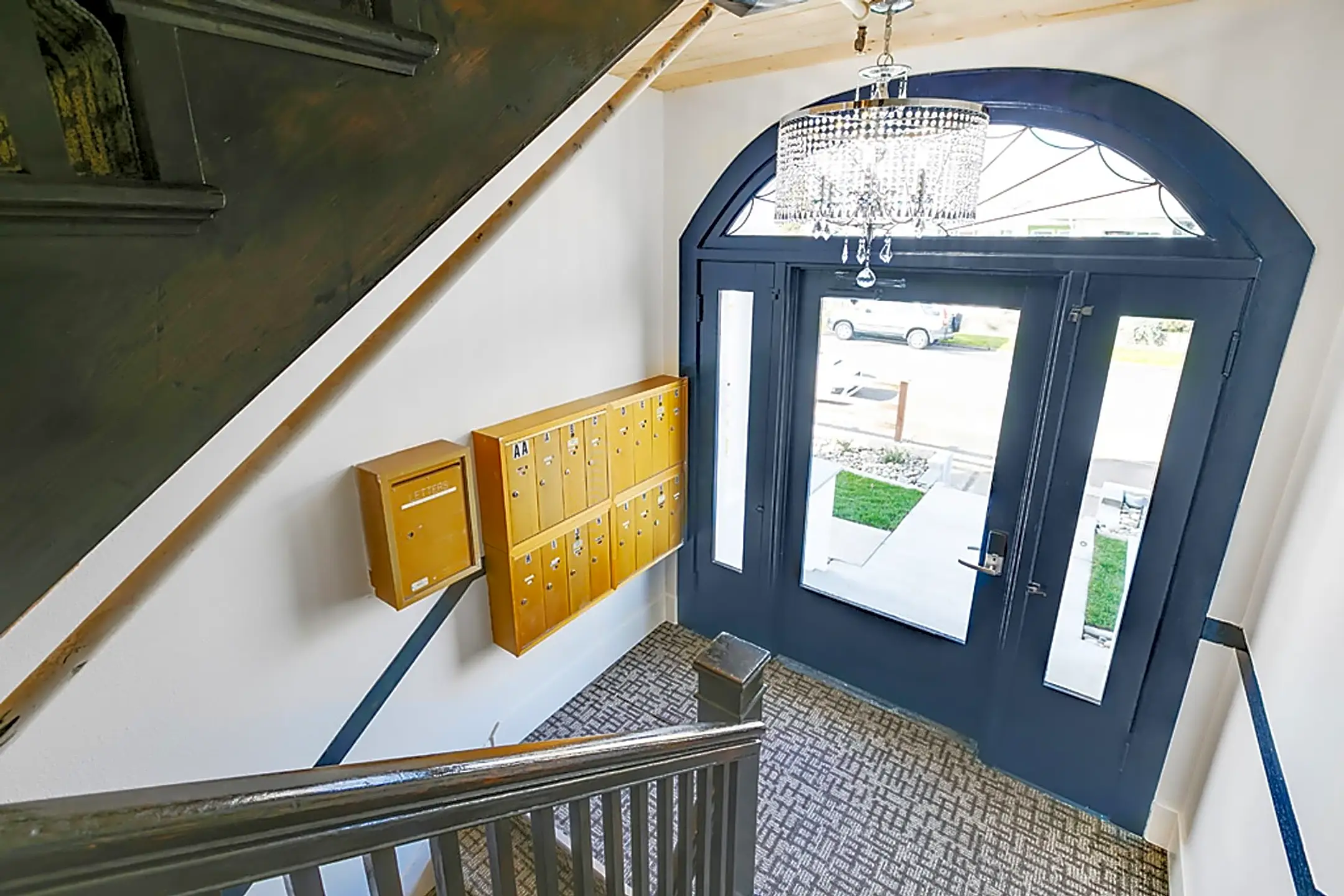 Maple Apartments Newly Renovated 1 Bedroom & Studio Apartments 1314