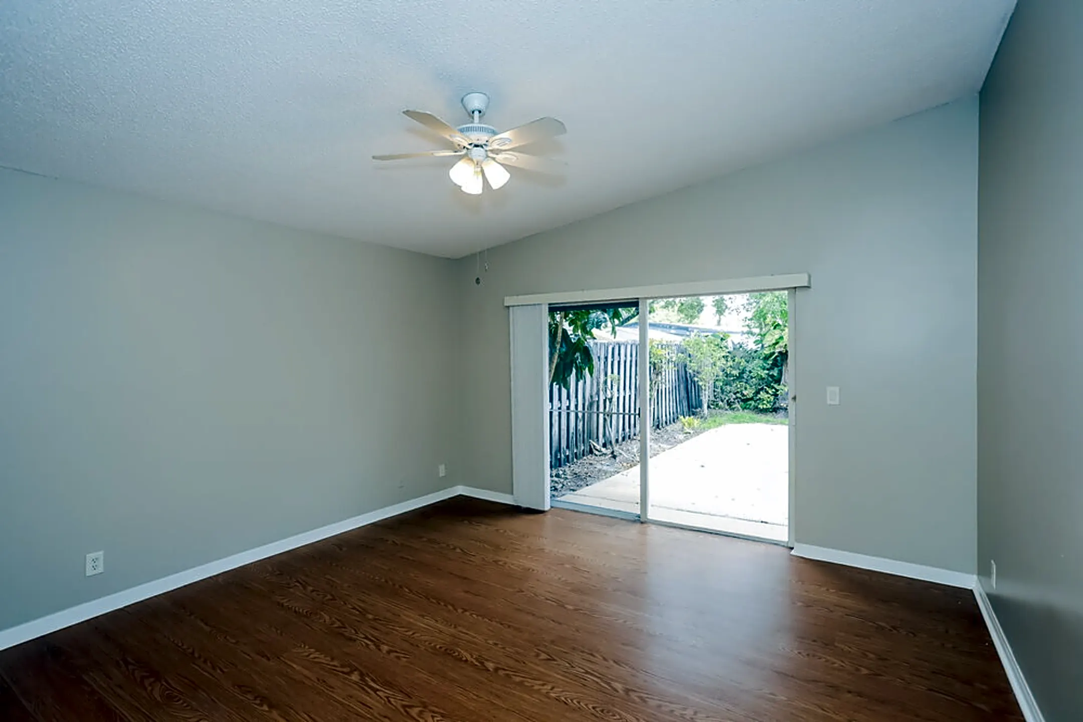 1414 E HARMONY LAKE CIR Davie, FL Houses for Rent Rent.