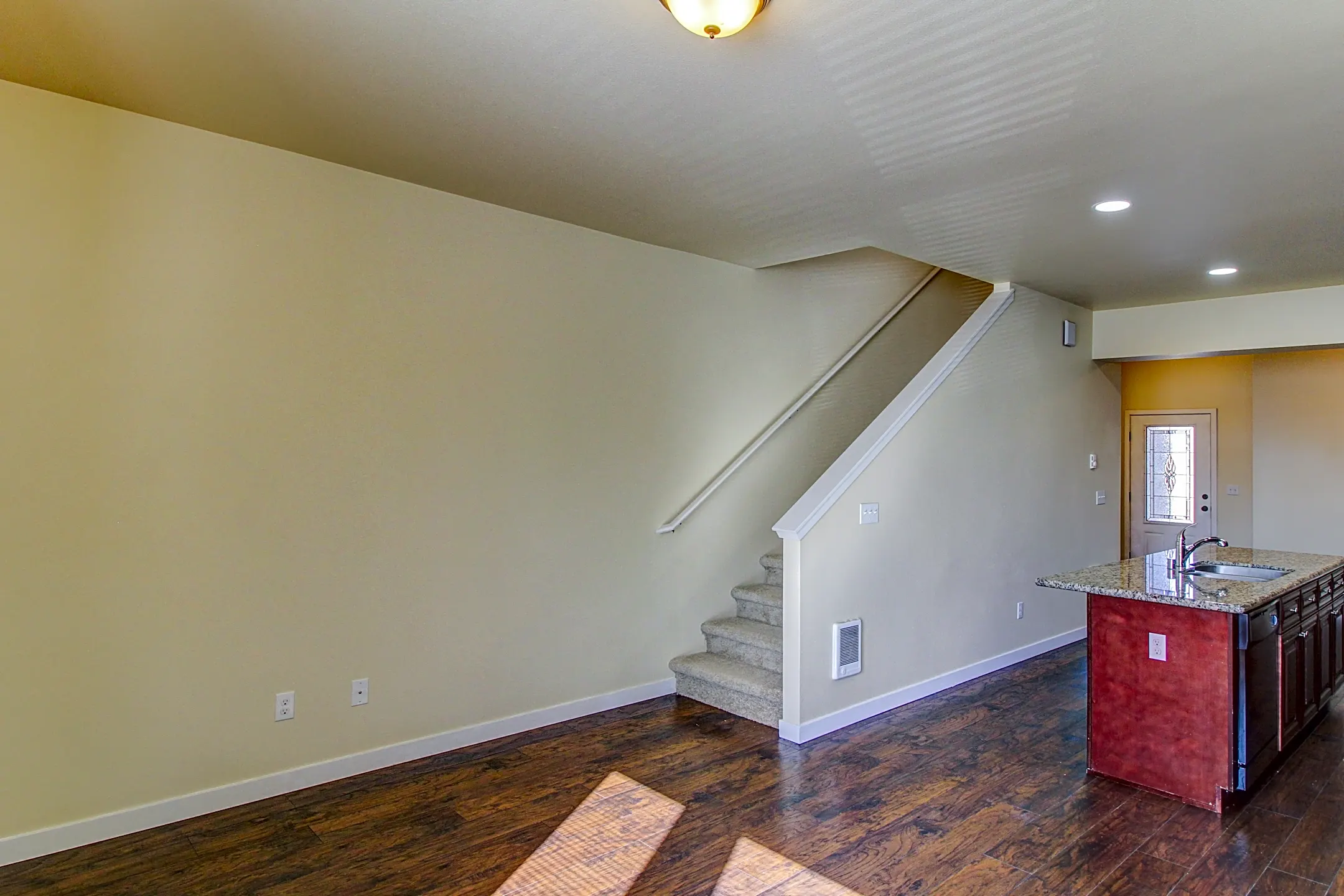 Gravelly Lake Brownstones 8911 Gravelly Dr SW Lakewood, WA