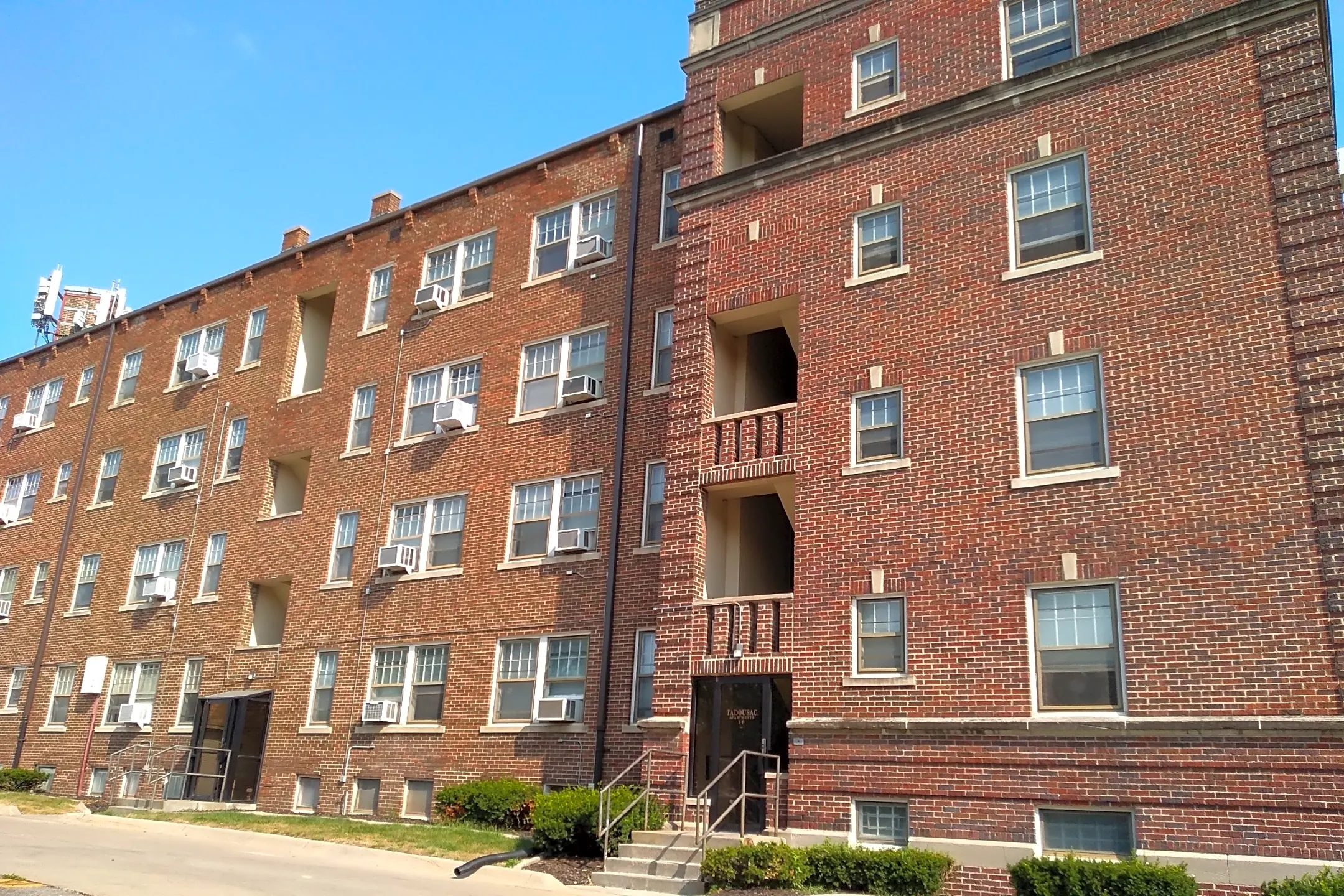 Tadousac Apartments - Omaha, NE 68131