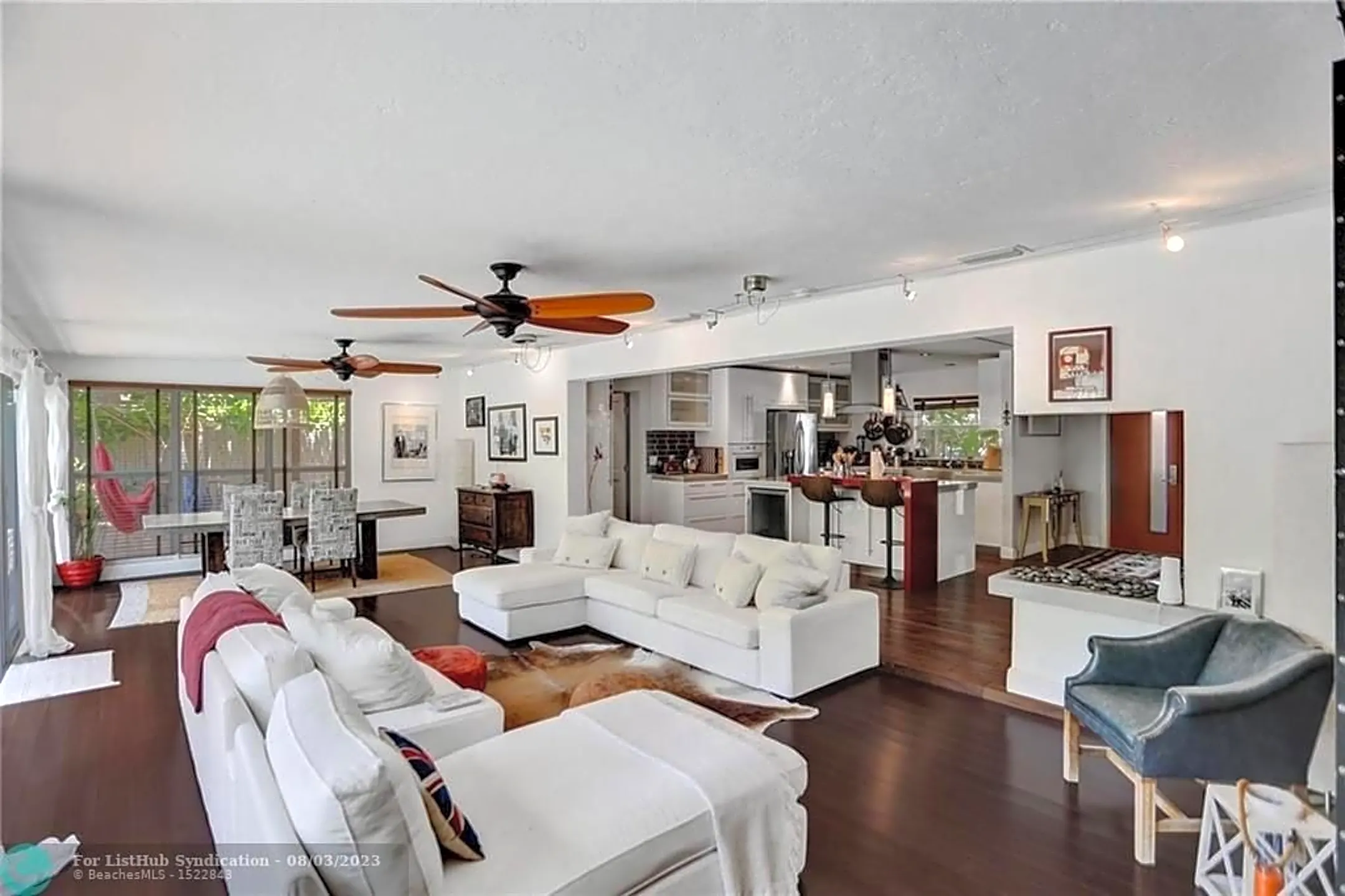 Living Room - 2740 NE 34th St - Fort Lauderdale, FL
