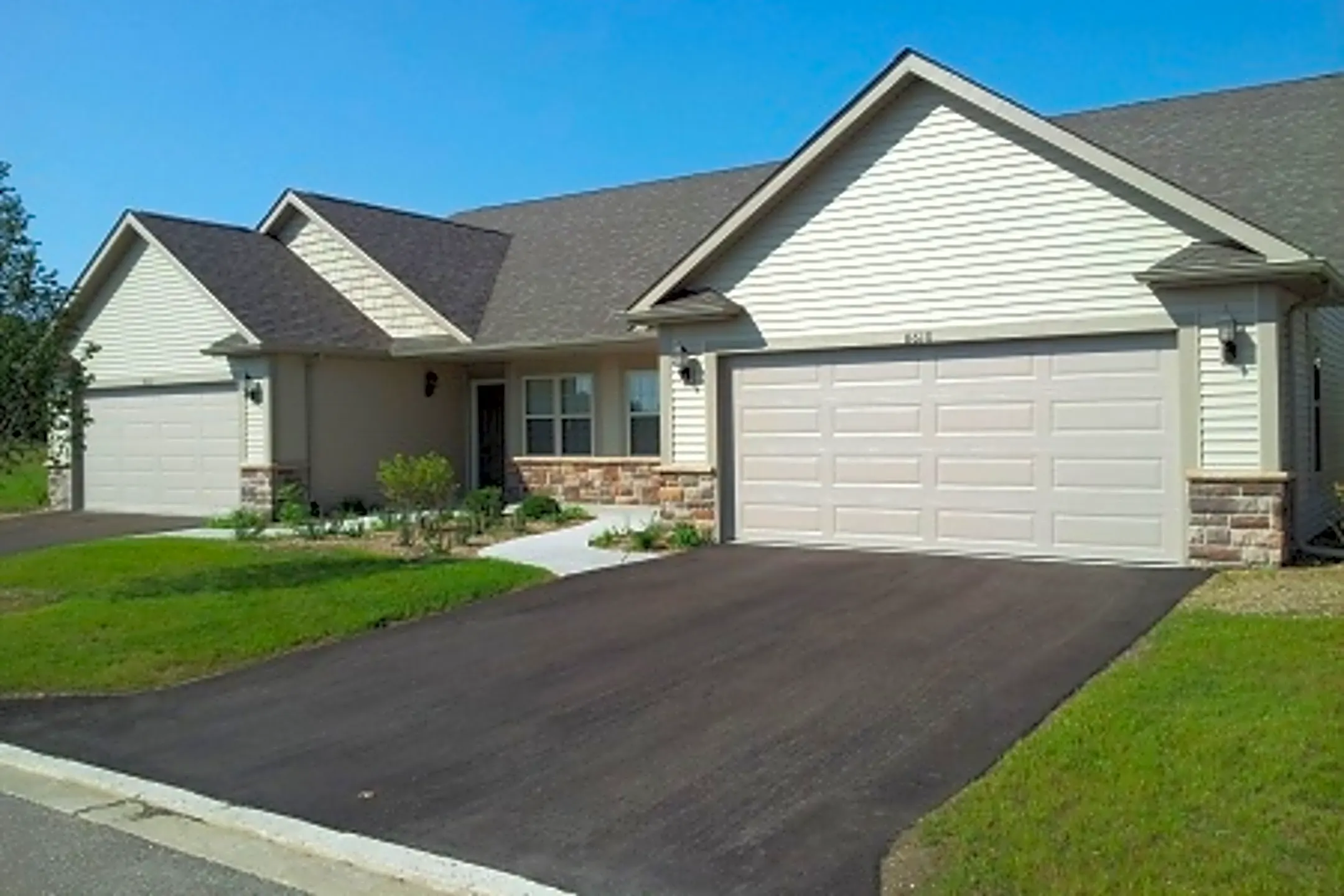 The Meadows of Mill Creek Townhomes/Ranches 630 S Cogswell Dr