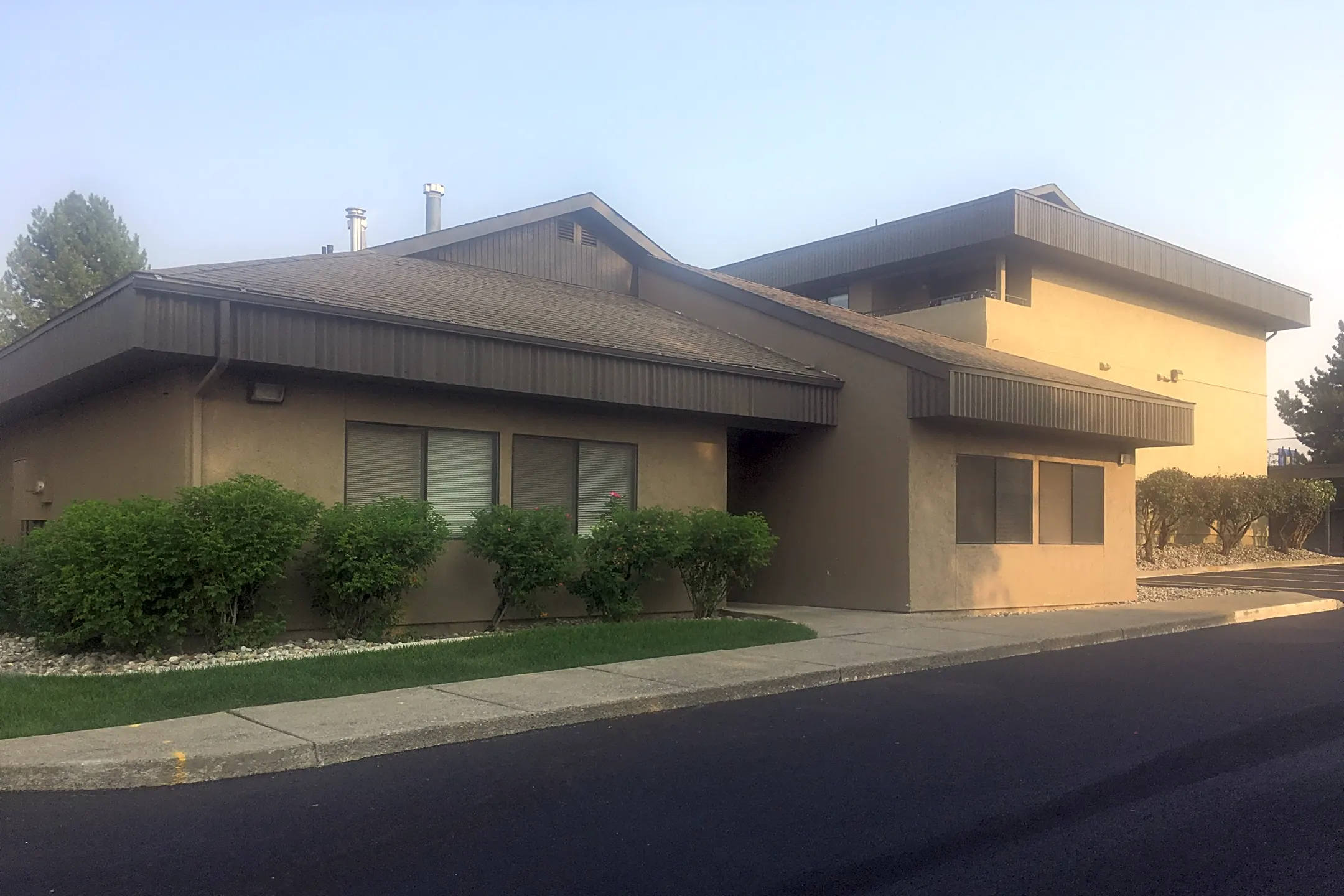 SULLIVAN COURT APTS Apartments Spokane Valley WA 99037