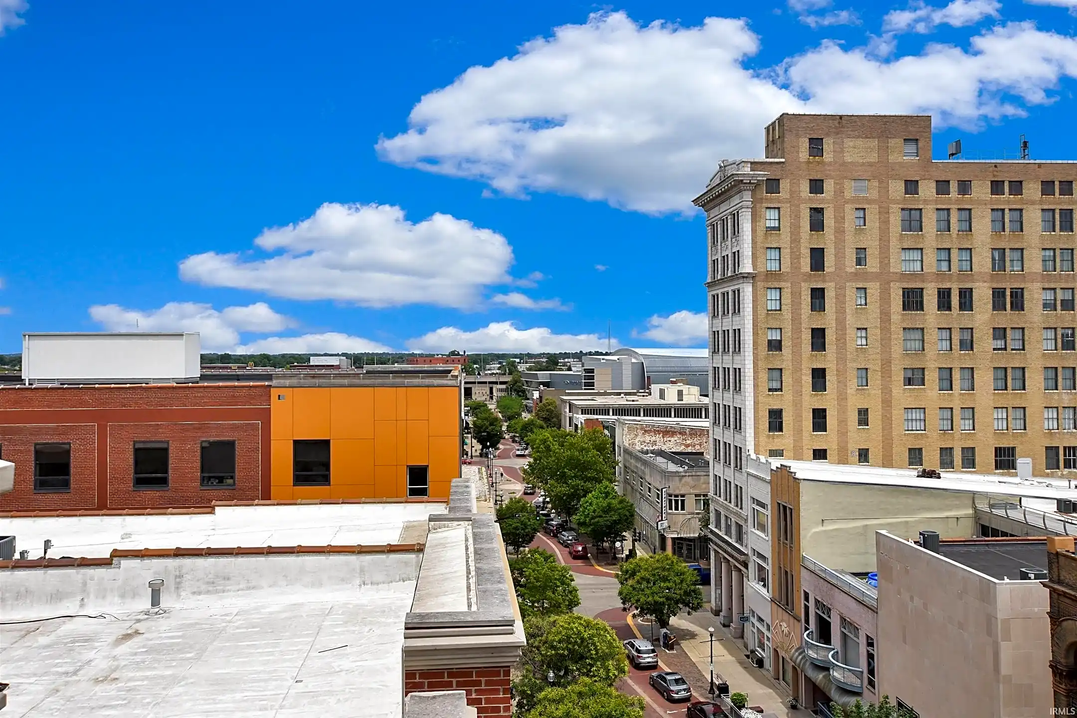 Building - 300 Main St #1 D3 - Evansville, IN