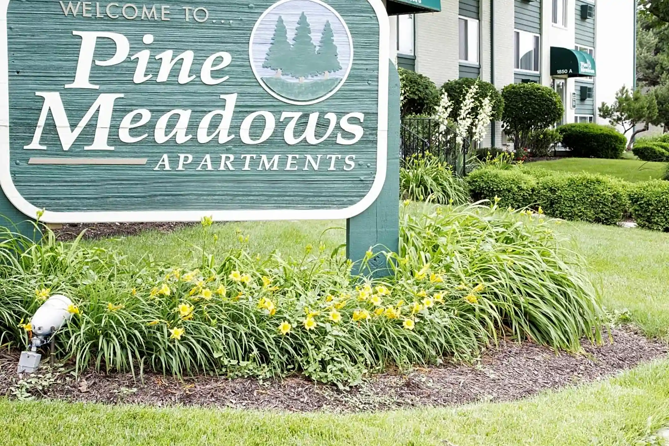 Community Signage - Pine Meadows - Joliet, IL