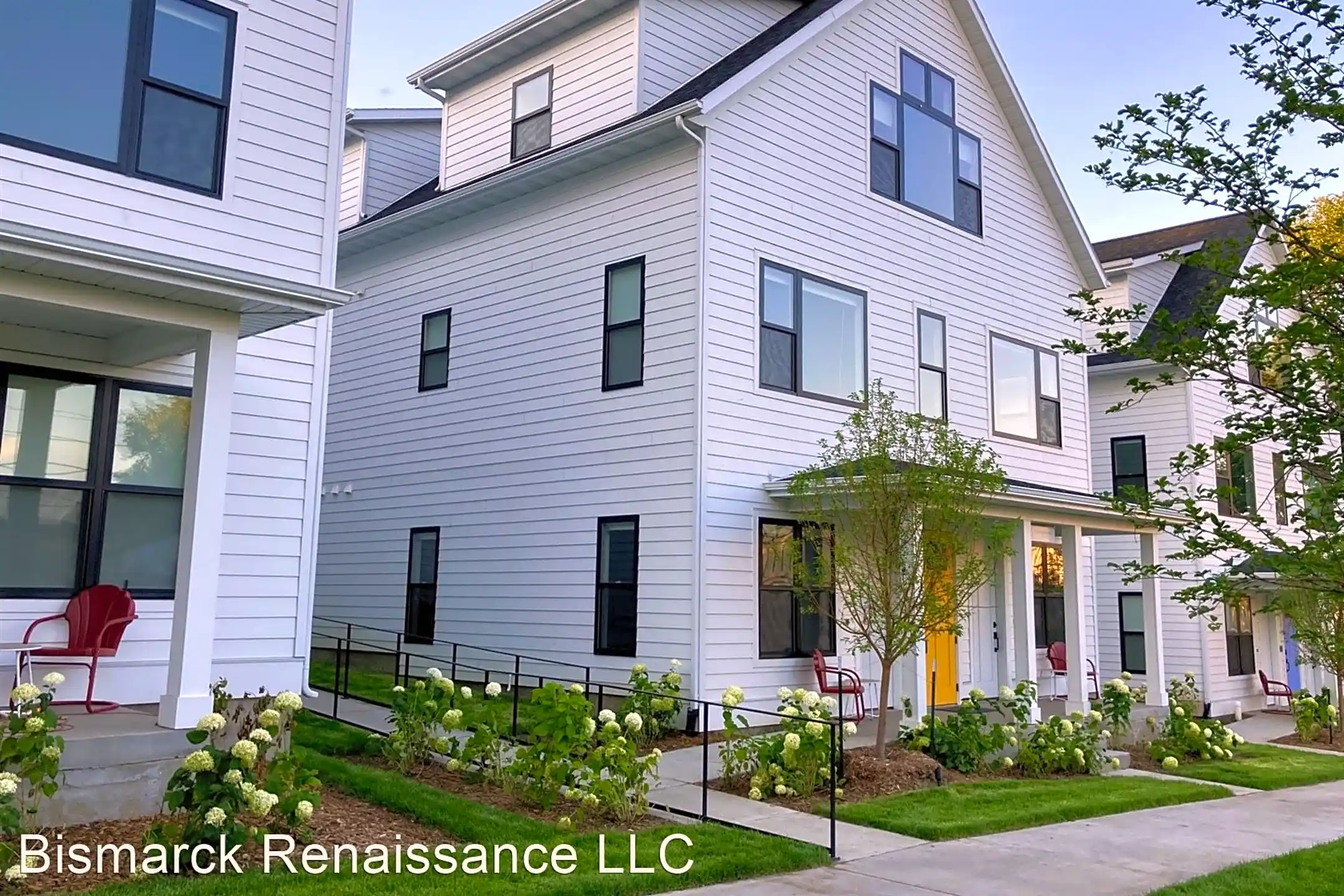 Building - The Grove Apartments - Bismarck, ND