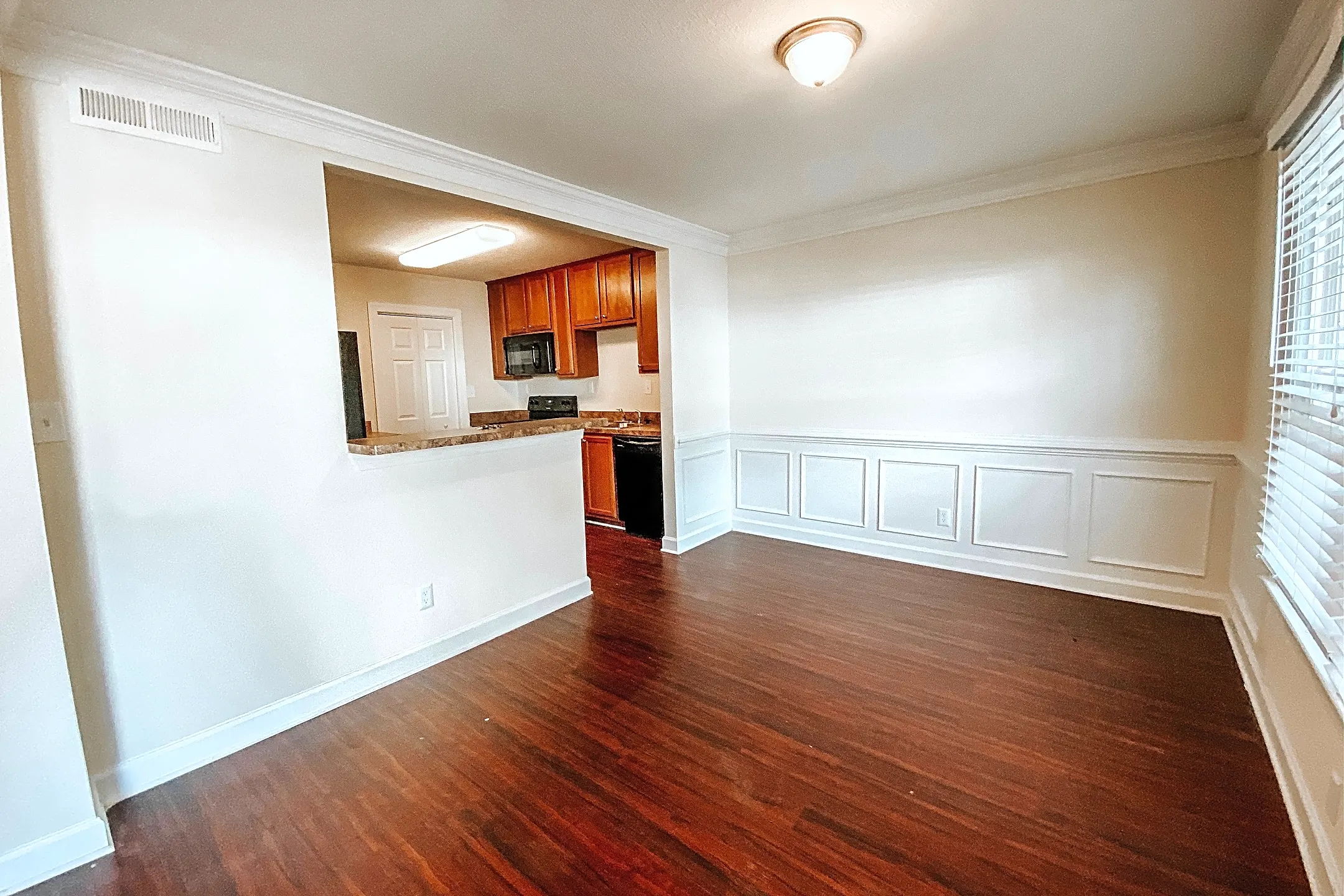 Walker's Chase Townhomes 8581M Tidewater Dr Norfolk, VA Apartments