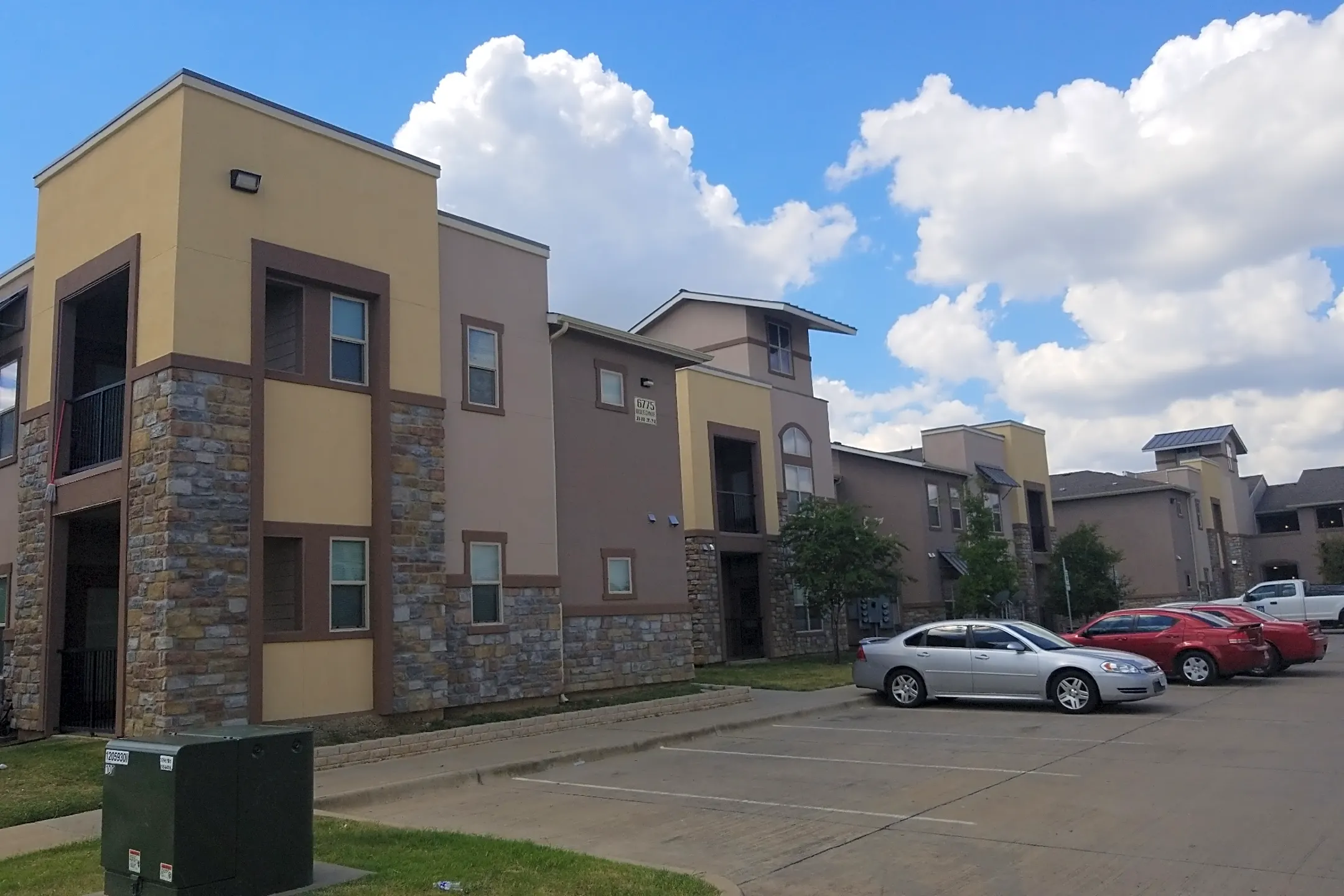 Buckeye Trail Commons Apartments - Dallas, TX 75215