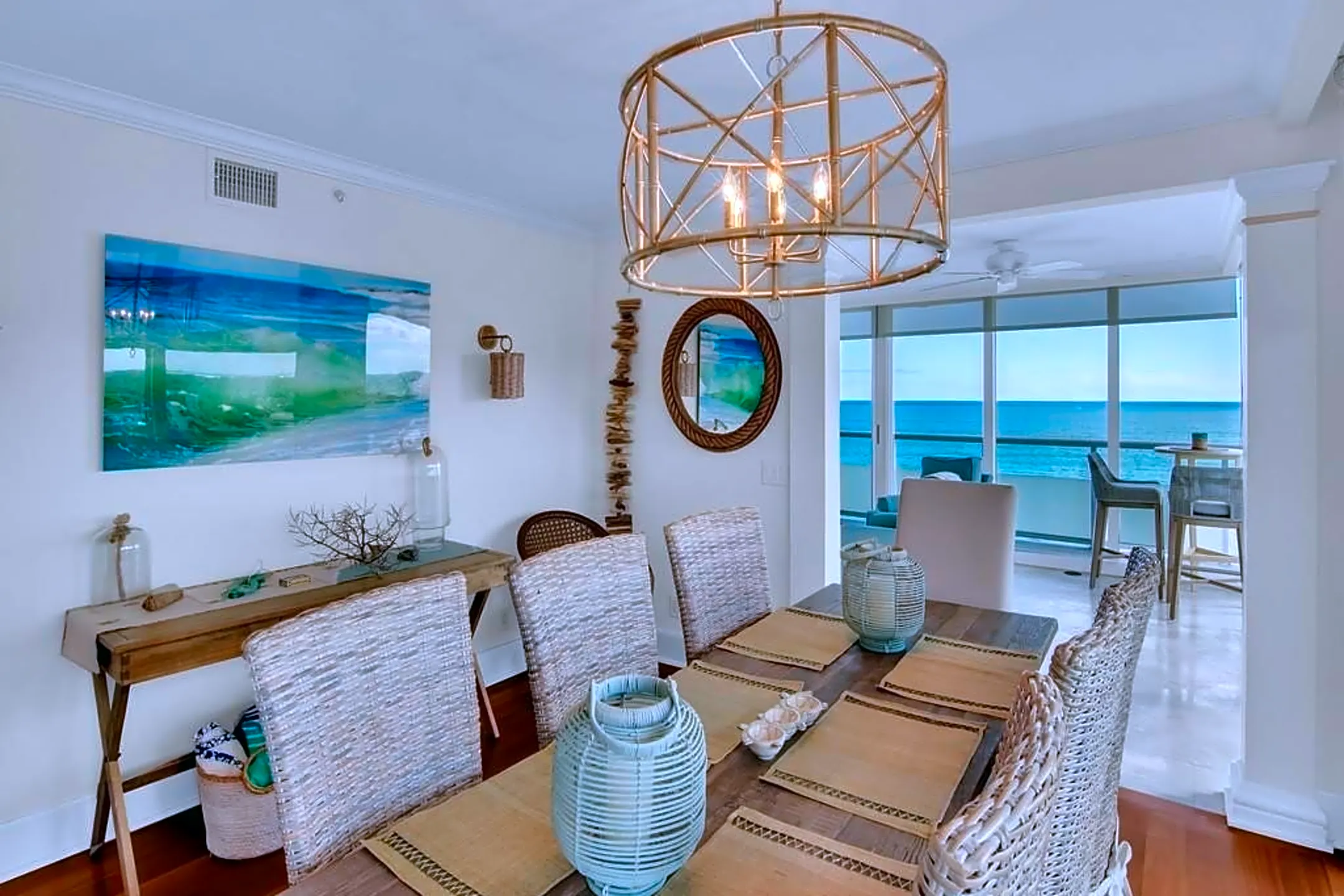 Living Room - 3554 Ocean Dr - Vero Beach, FL