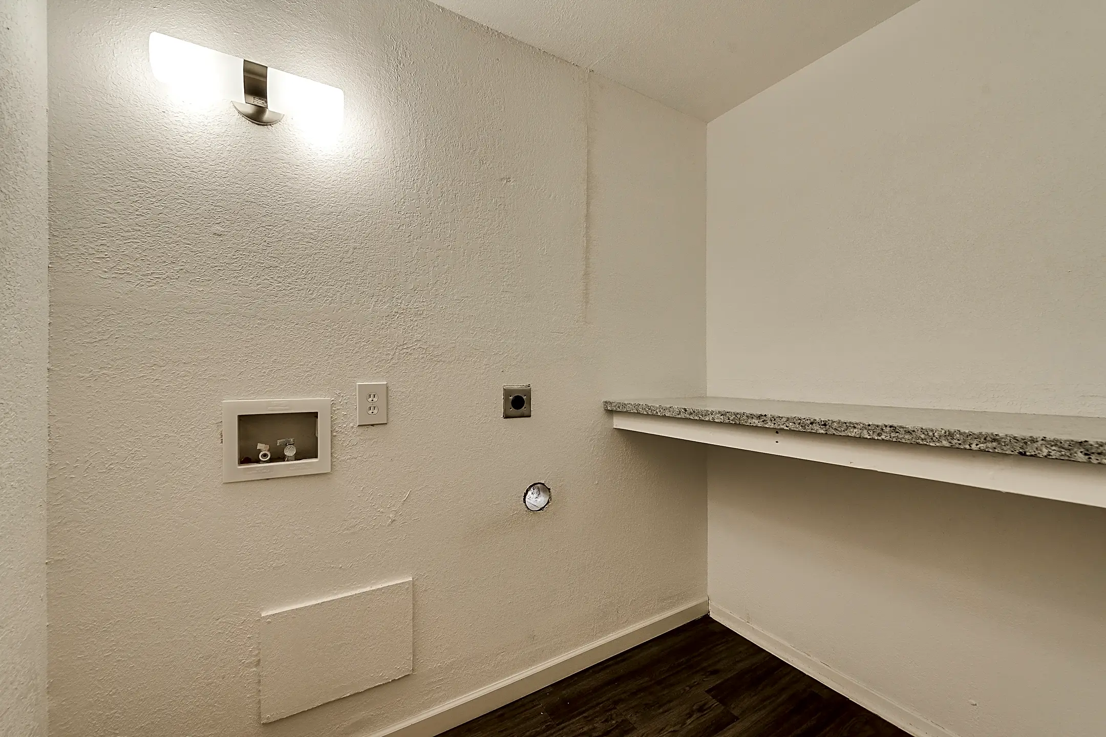 Shady Valley Square Apartment Homes 3206 Old Green Tee Drive