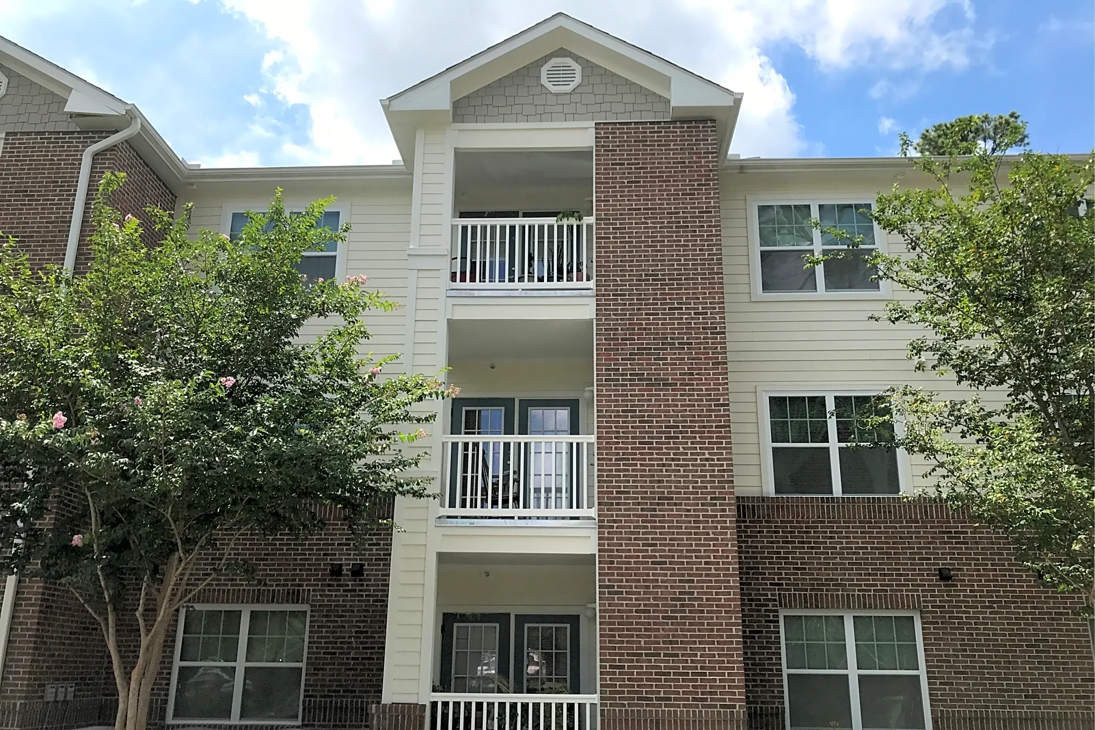 Lake Ridge Commons Apartments - 4160 Lake Ave | Wilmington, NC for Rent ...