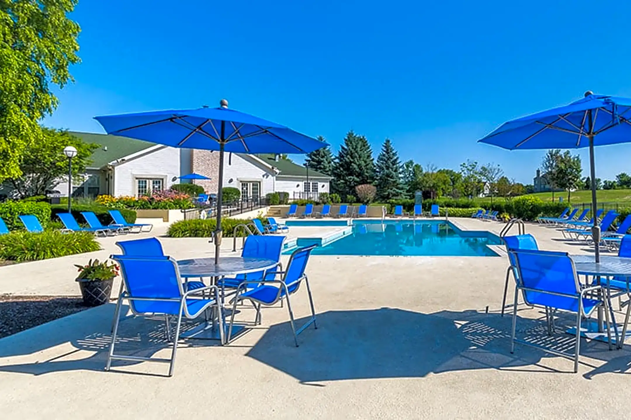 The Meadows 450 Sullivan Lake Blvd Lakemoor, IL Apartments for Rent