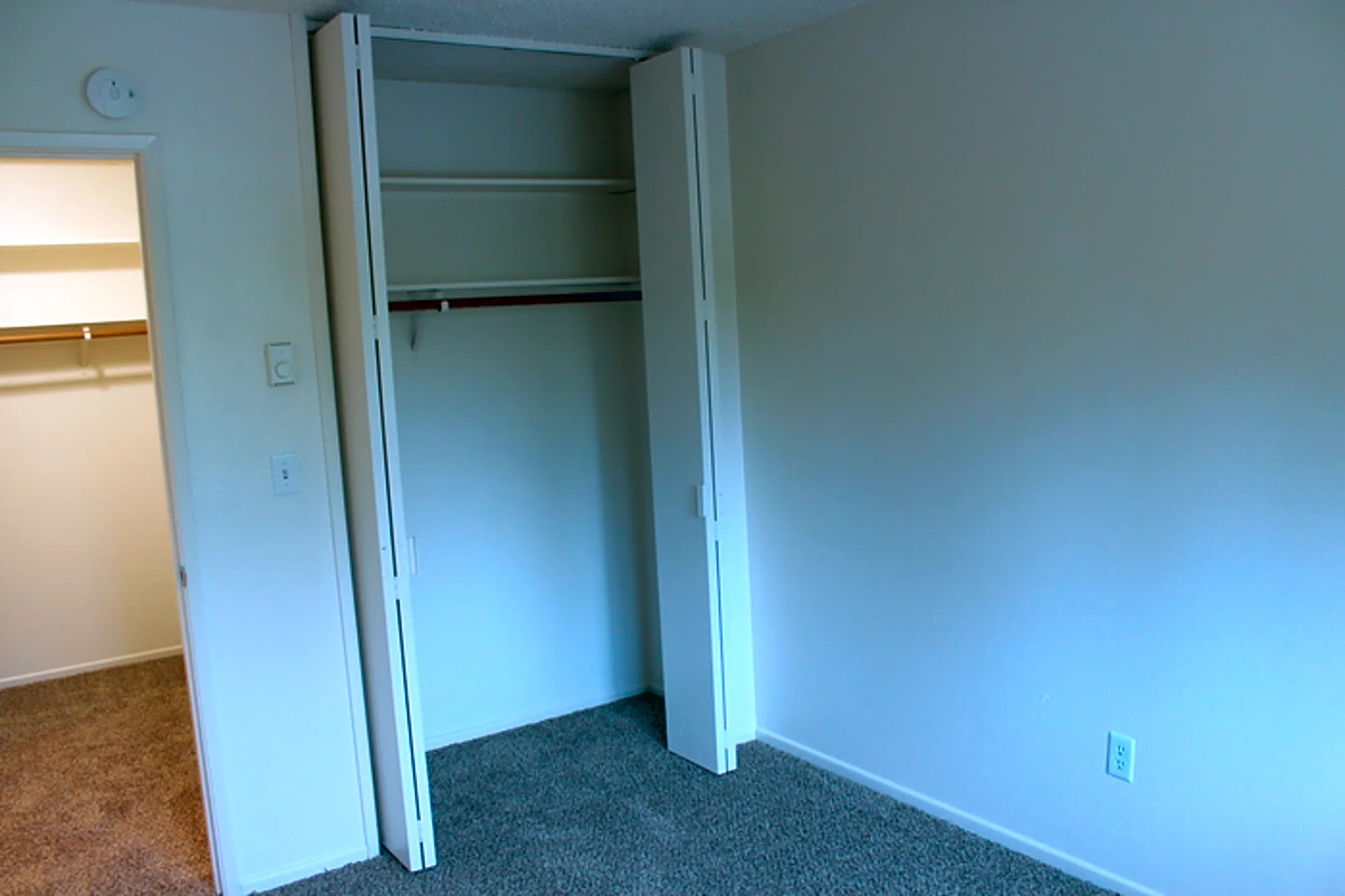 9050 SW Washington Square Rd Apartments Tigard, OR 97223