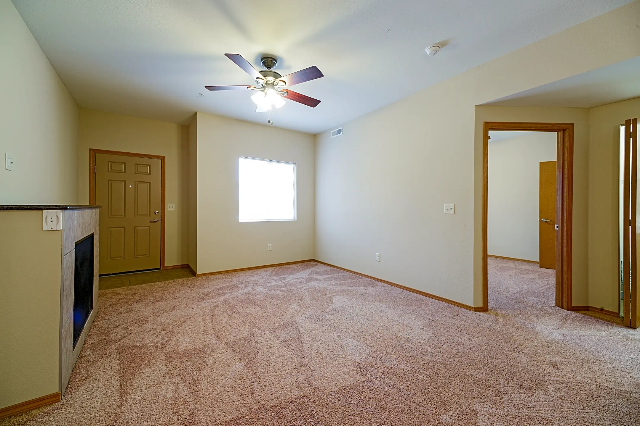 Wingover 1016 Haeffele Way Bloomington, IL Apartments for Rent Rent.