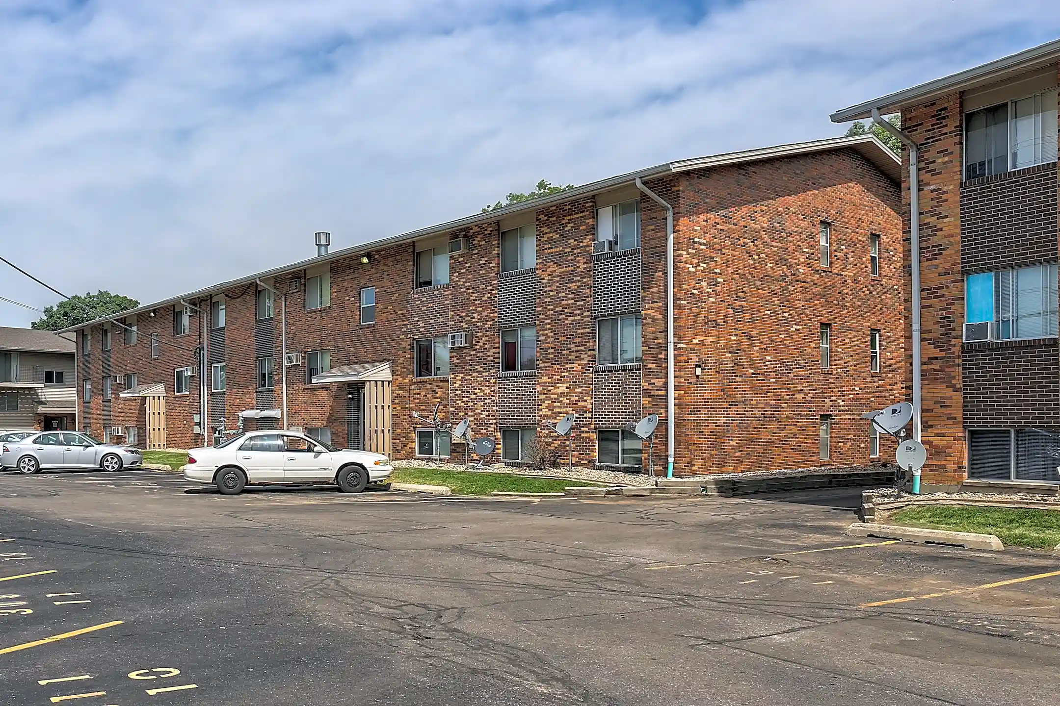 Fairway Apartments 305313 Riley Dr Bloomington, IL Apartments for