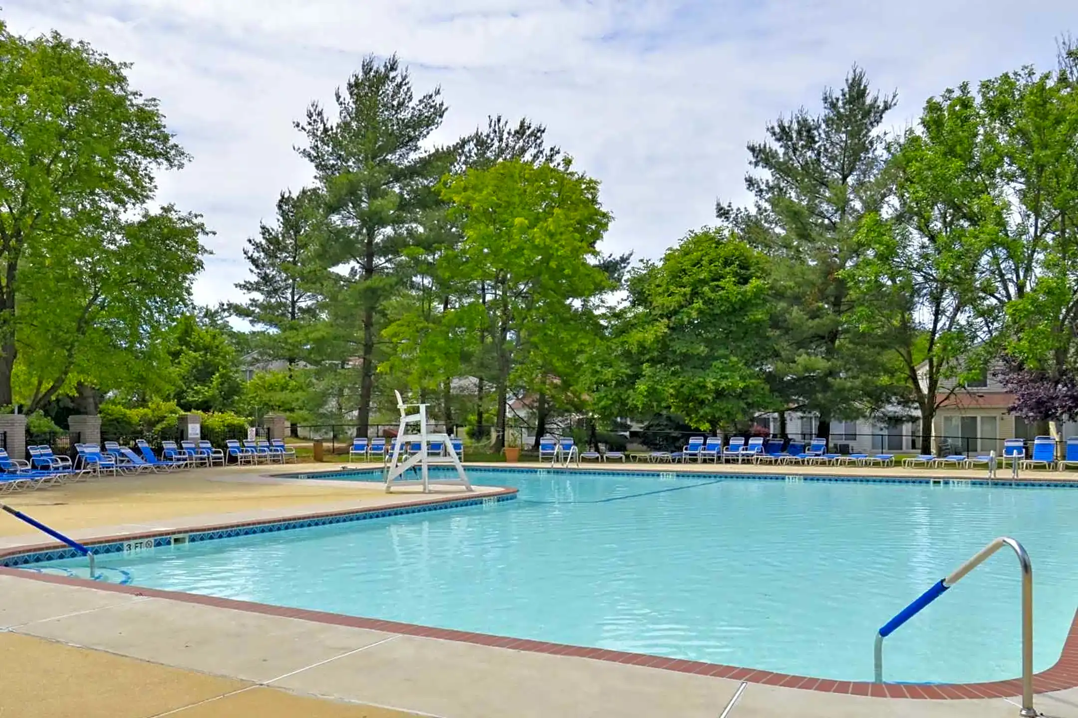 Arbors at Raintree - 1 Raintree Dr | Freehold, NJ Apartments for Rent 