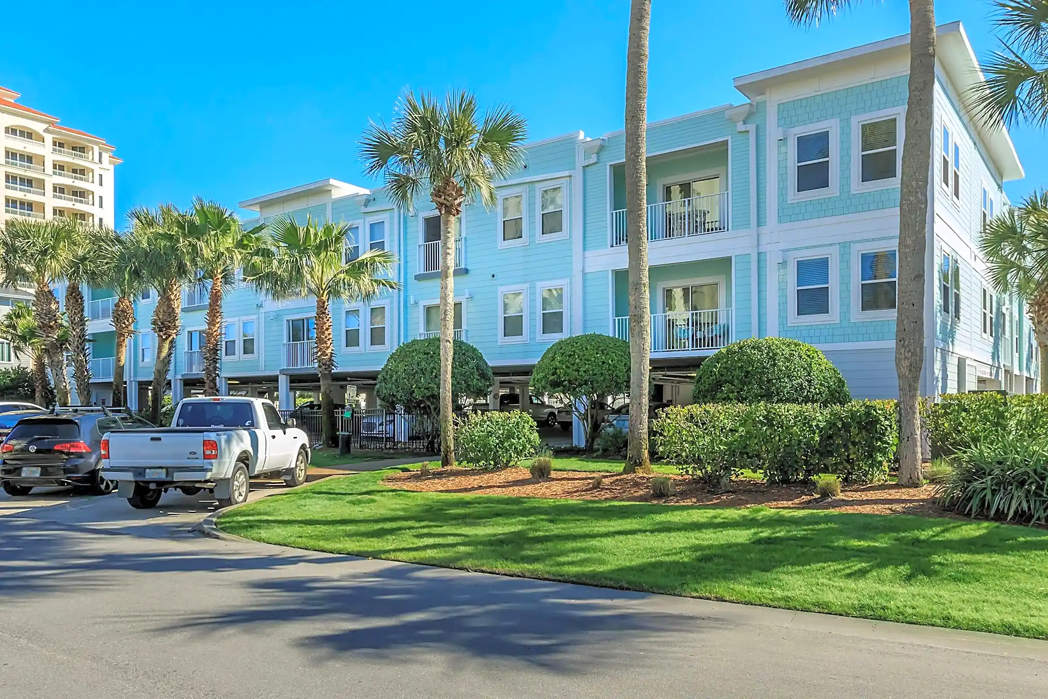 Surfside Apartments 814 1st St N Jacksonville Beach, FL Apartments