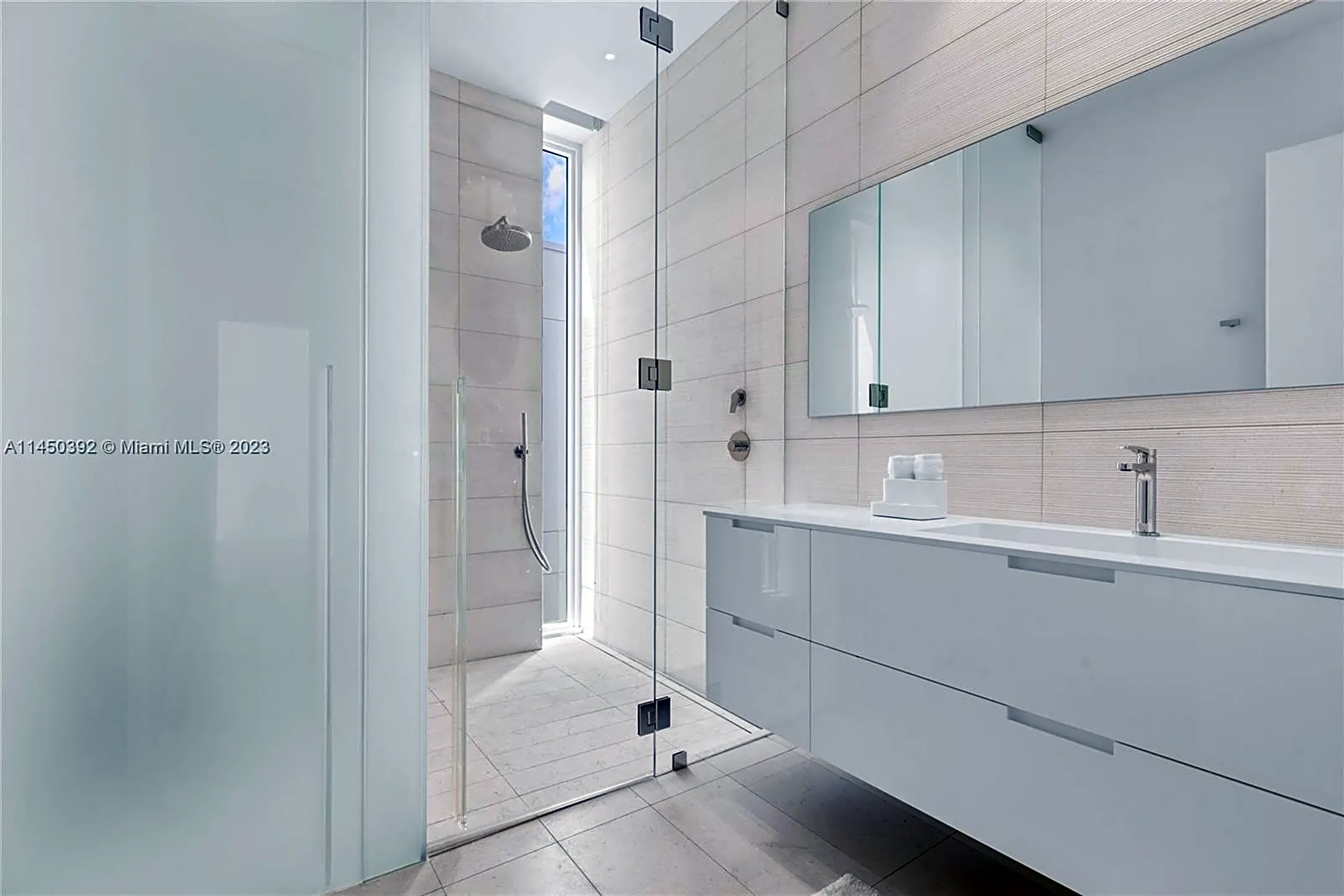 Bathroom - 1081 W 48th St - Miami Beach, FL