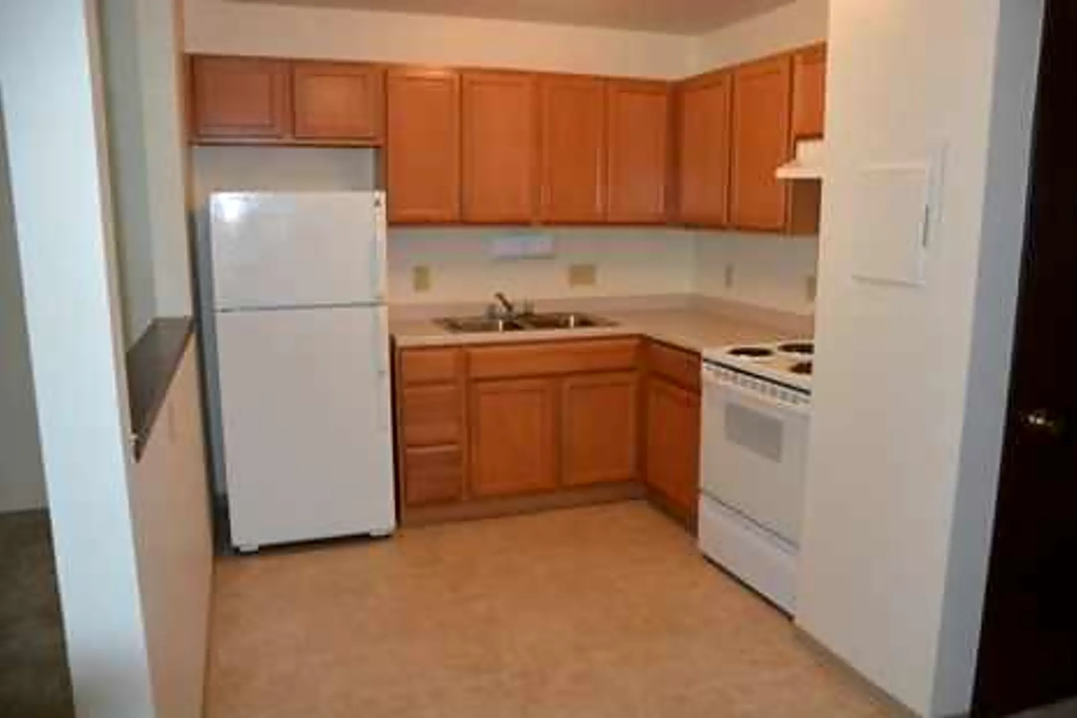 Robinway Center 400 Center St Manawa, WI Apartments for Rent Rent.