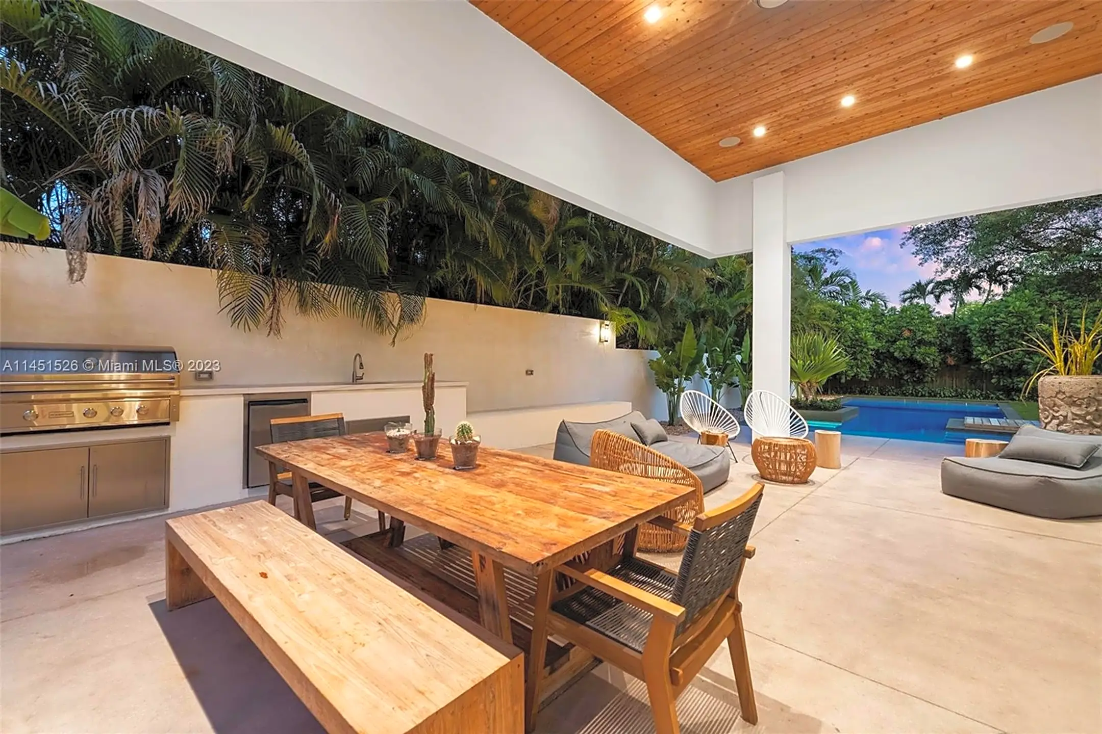 Patio / Deck - 958 NE 84th St - Miami, FL