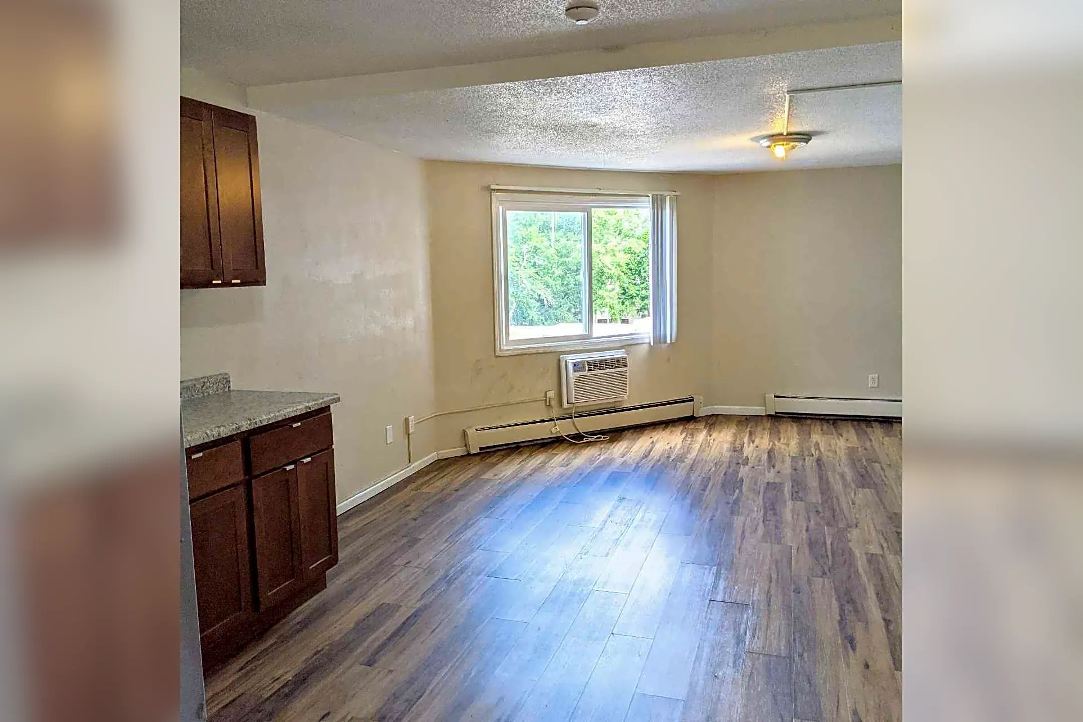 Kitchen - 1337 Arkwright St N - Saint Paul, MN