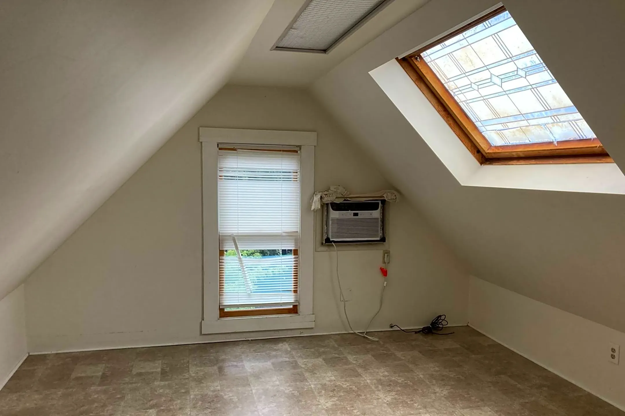 1056 Gillespie St #3F - Schenectady, NY