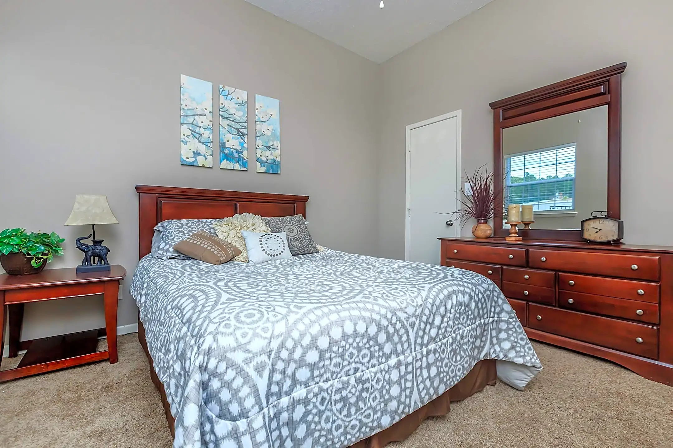 Village at Crossgates 330 Cross Park Dr Pearl, MS Apartments for