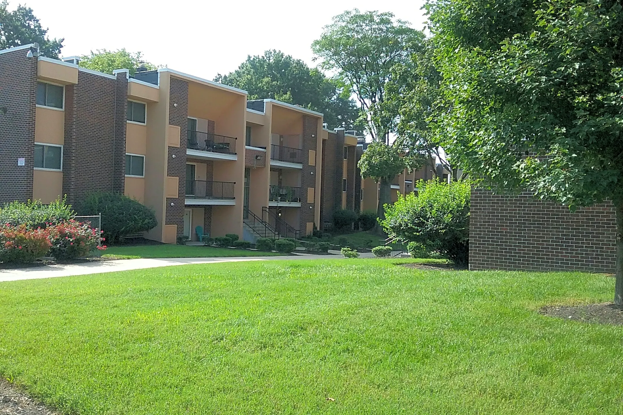 Compton Apartments - 650 N Walnut St | Wilmington, DE for Rent | Rent.