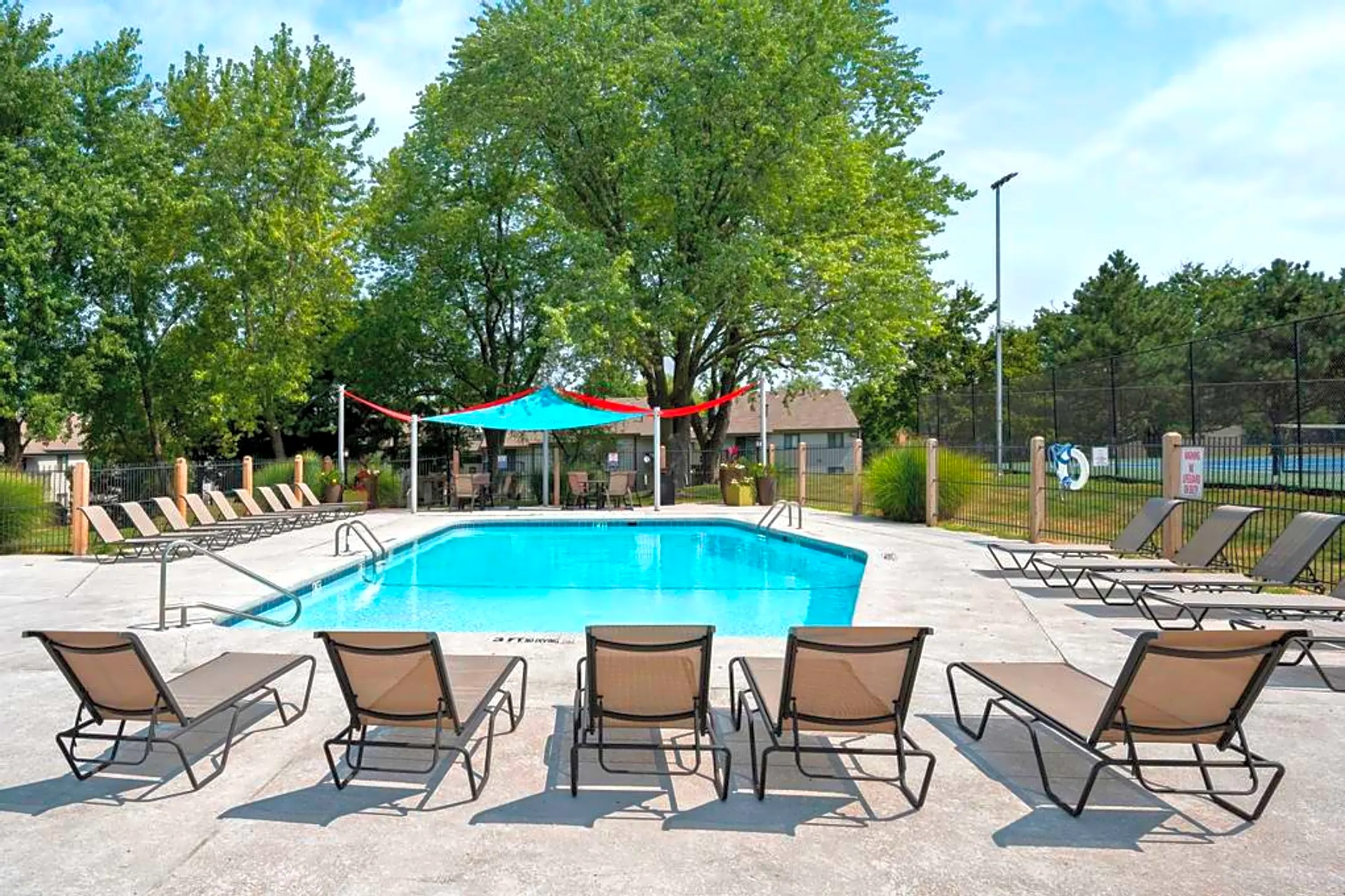 Arcadia at Overland Park 8400 W 108th Ter Overland Park, KS