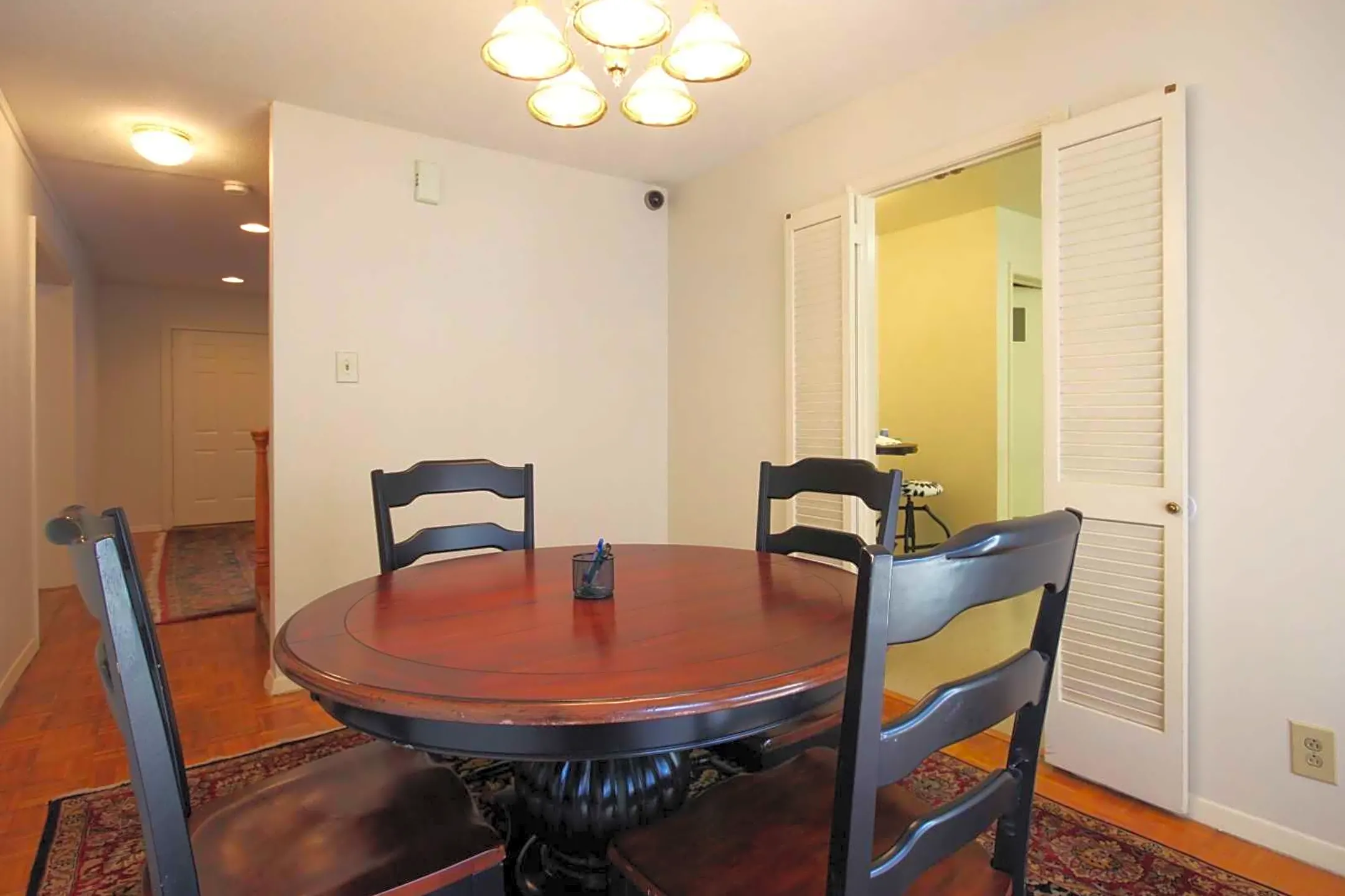 Dining Room - Crown Point Townhomes - Norfolk, VA