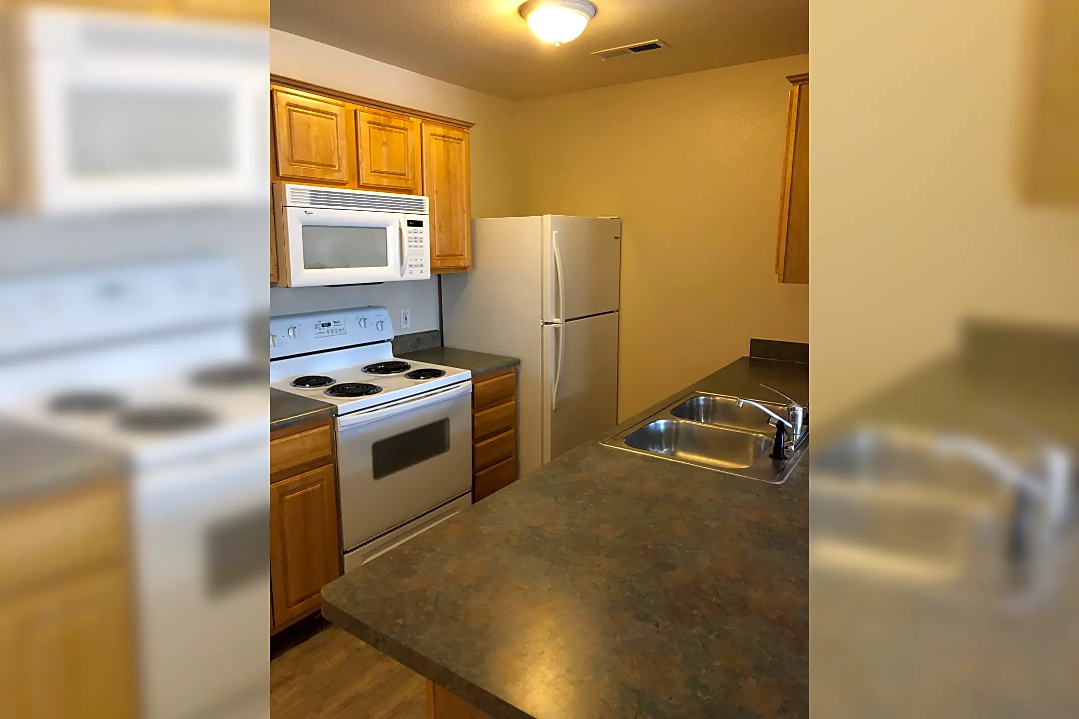 Pinewood Park Apartments 1600 Windmill Way Republic, MO Apartments