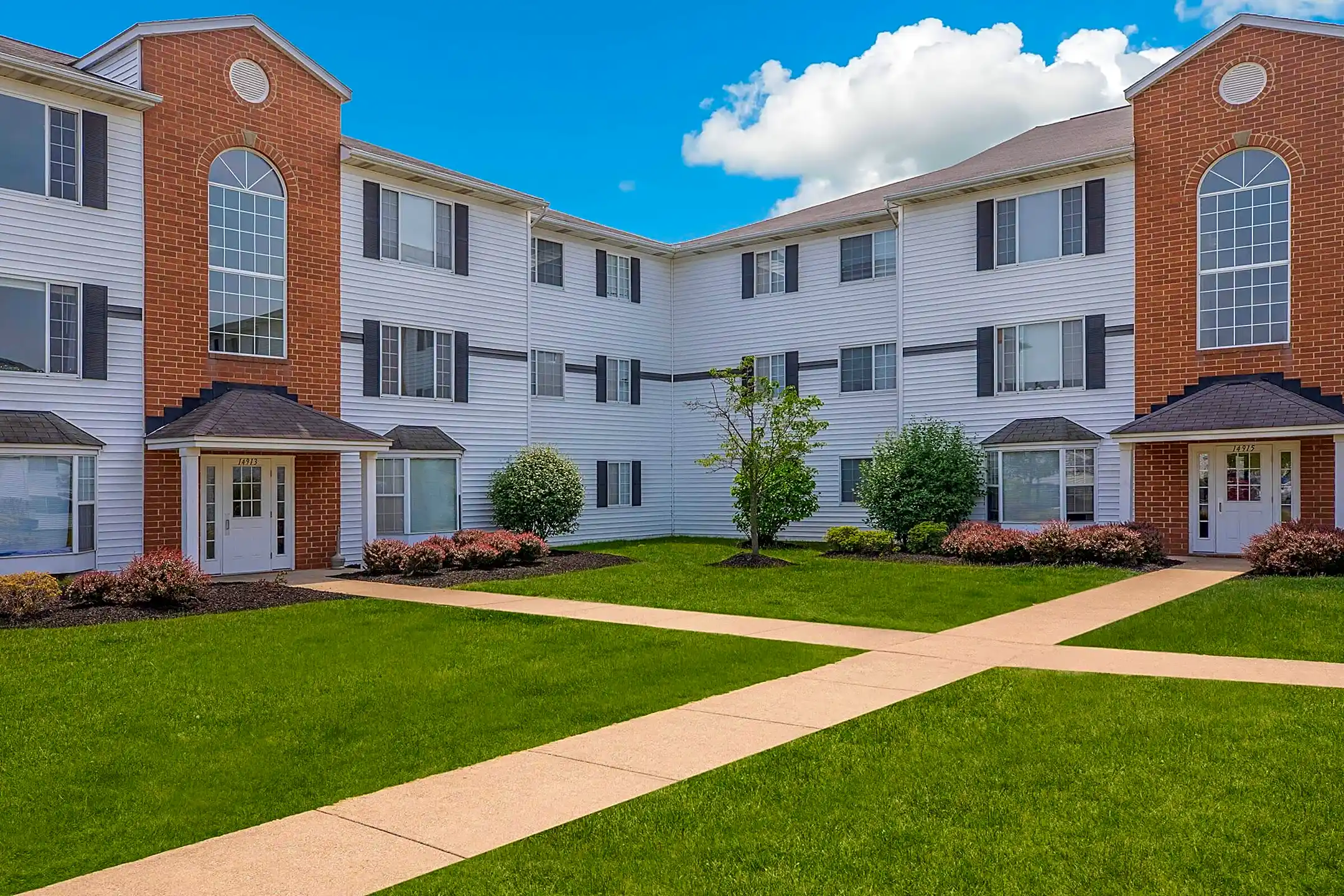 Cambridge Court Apartments 14909 Hummel Rd Brookpark, OH Apartments