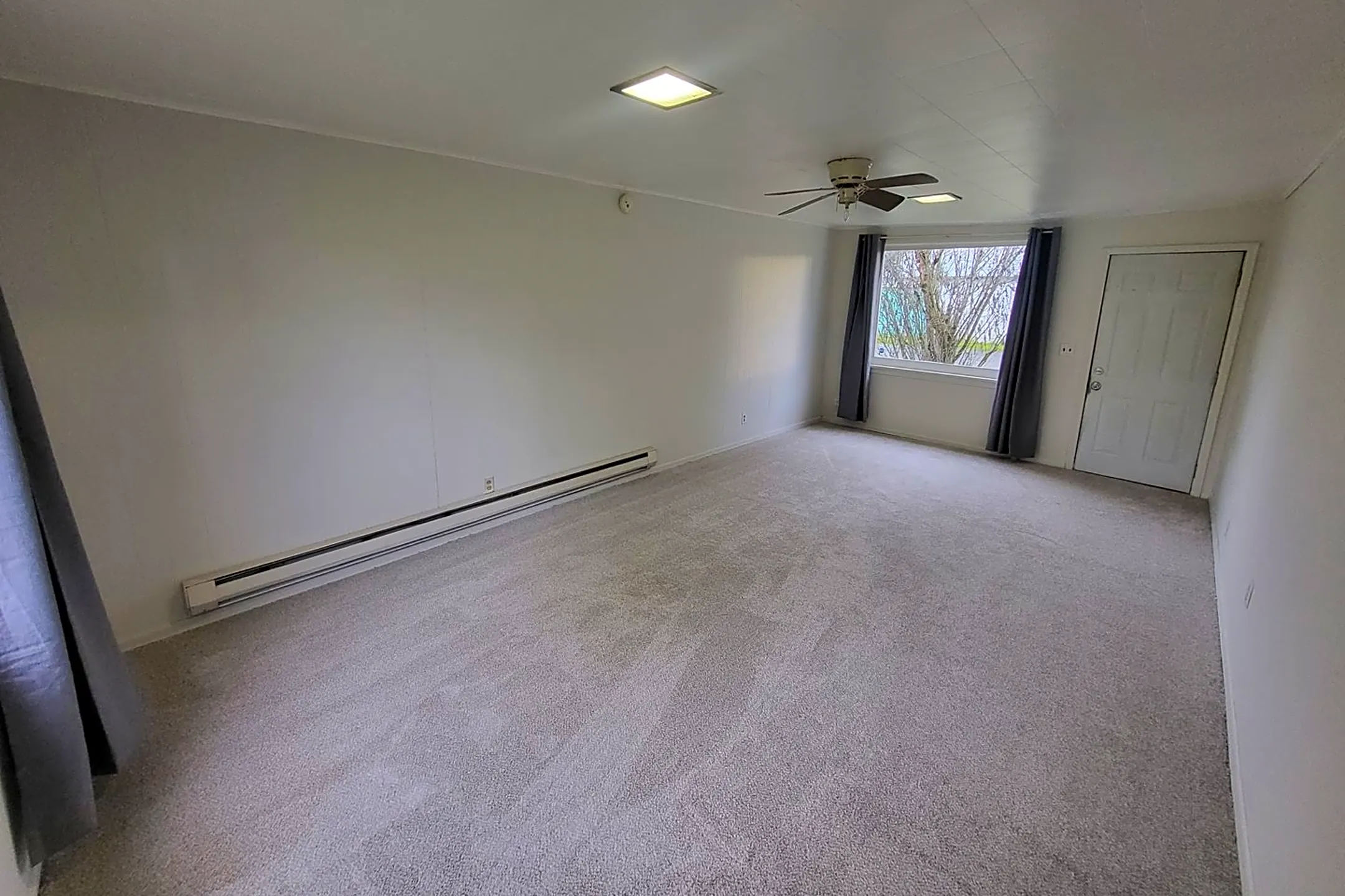 12603 Smokey Point Blvd Houses Marysville, WA 98271