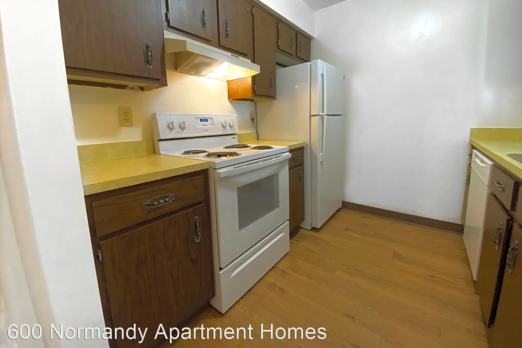 Kitchen - 5560 E Virginia St - Evansville, IN