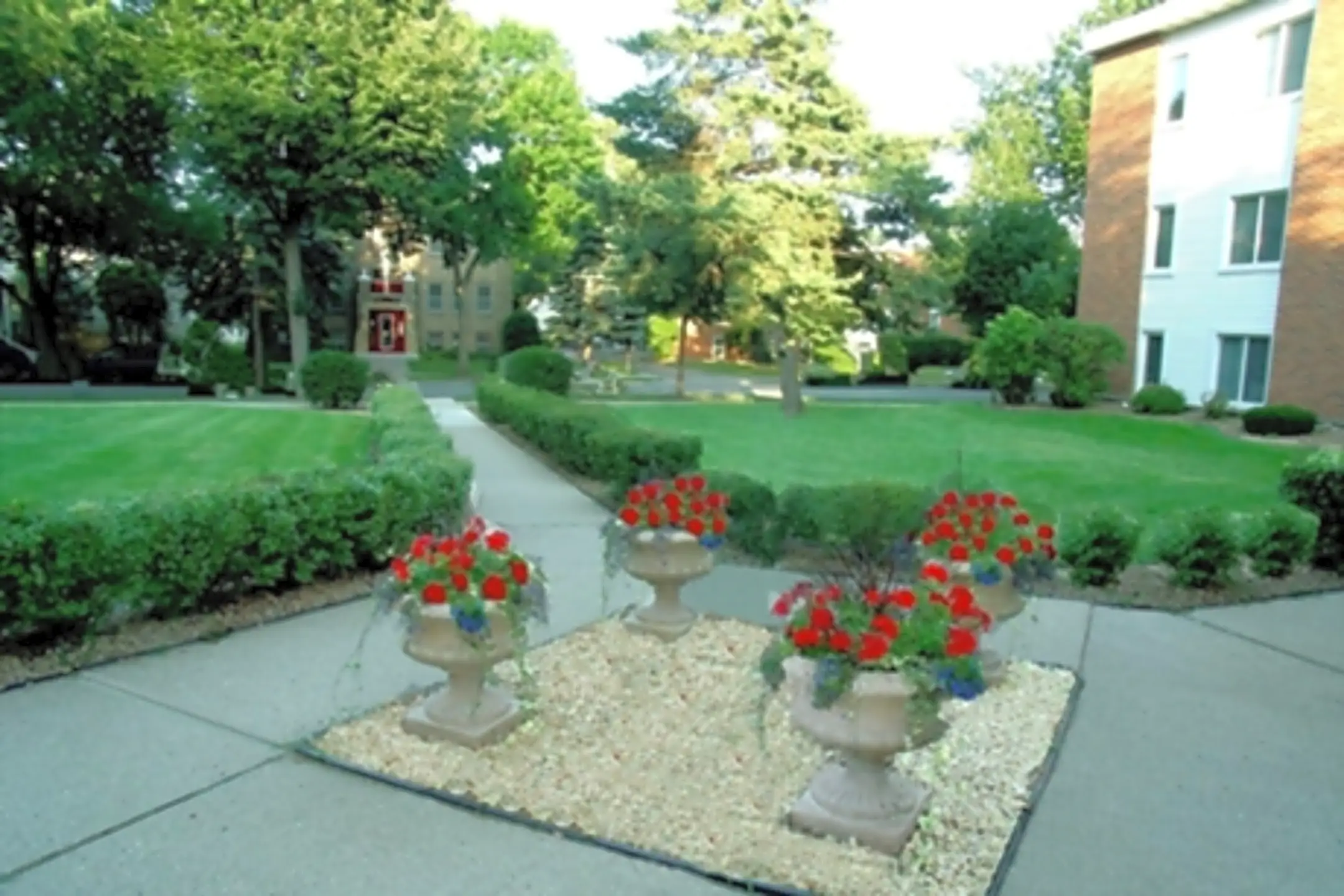 Lake Harriet Commons Minneapolis, MN 55410