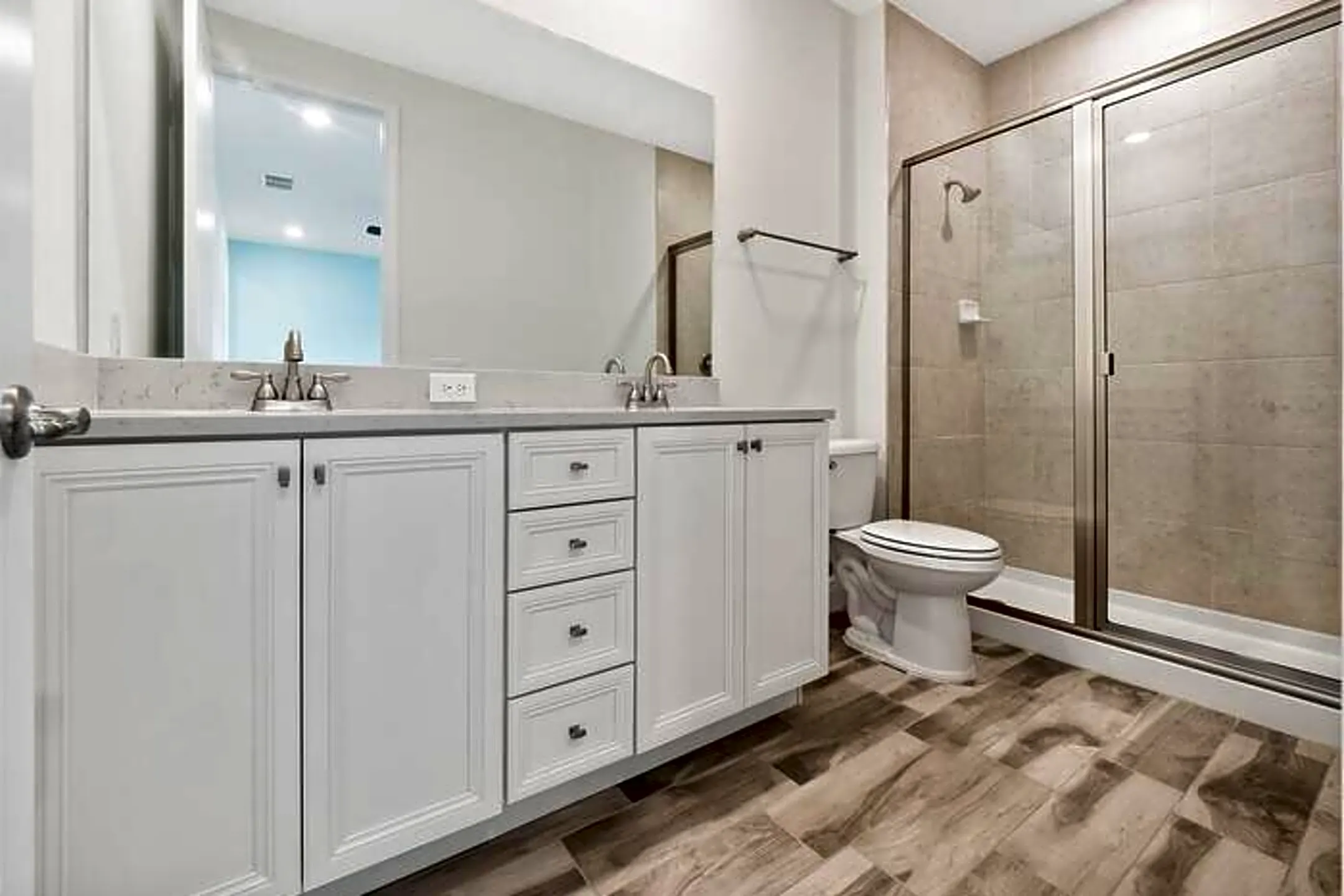 Bathroom - 8209 Surf St - Kissimmee, FL