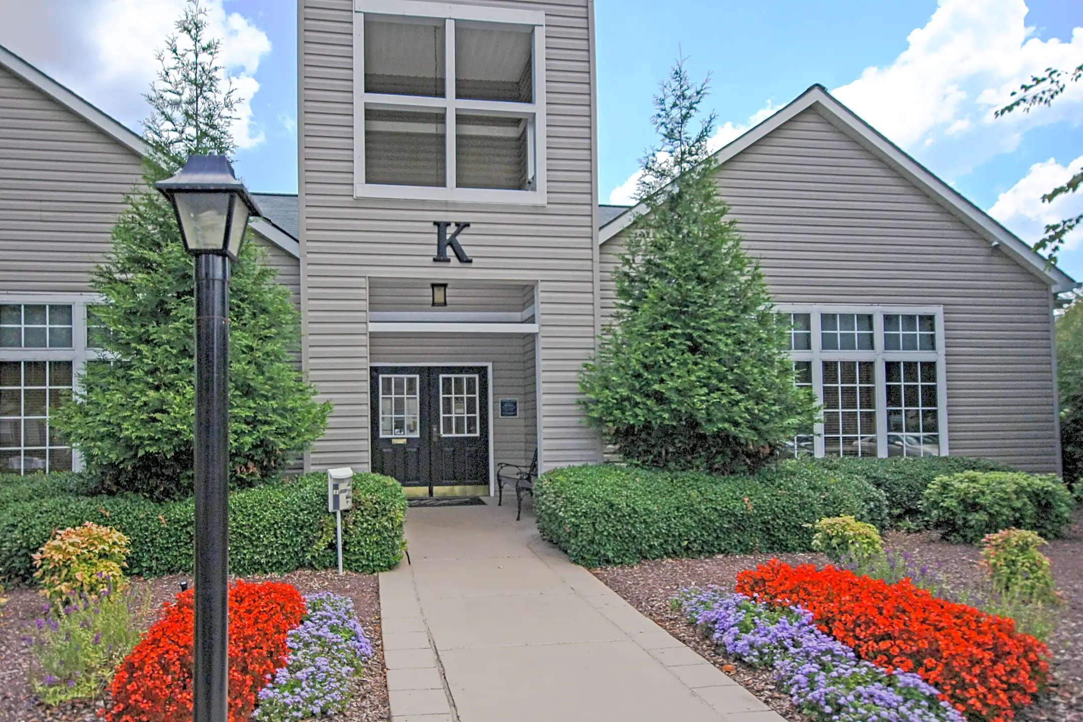 Hamlet Square Townhomes 2304 Willowbrook Dr Murfreesboro, TN