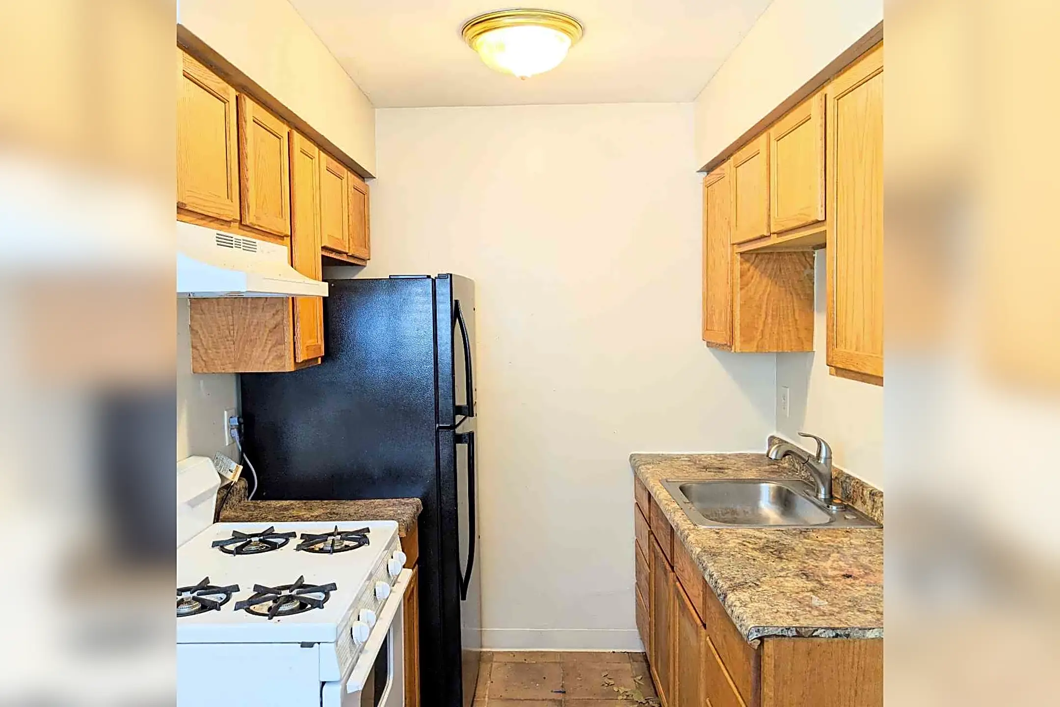 2407 W Broadway Apartments - Minneapolis, MN 55411